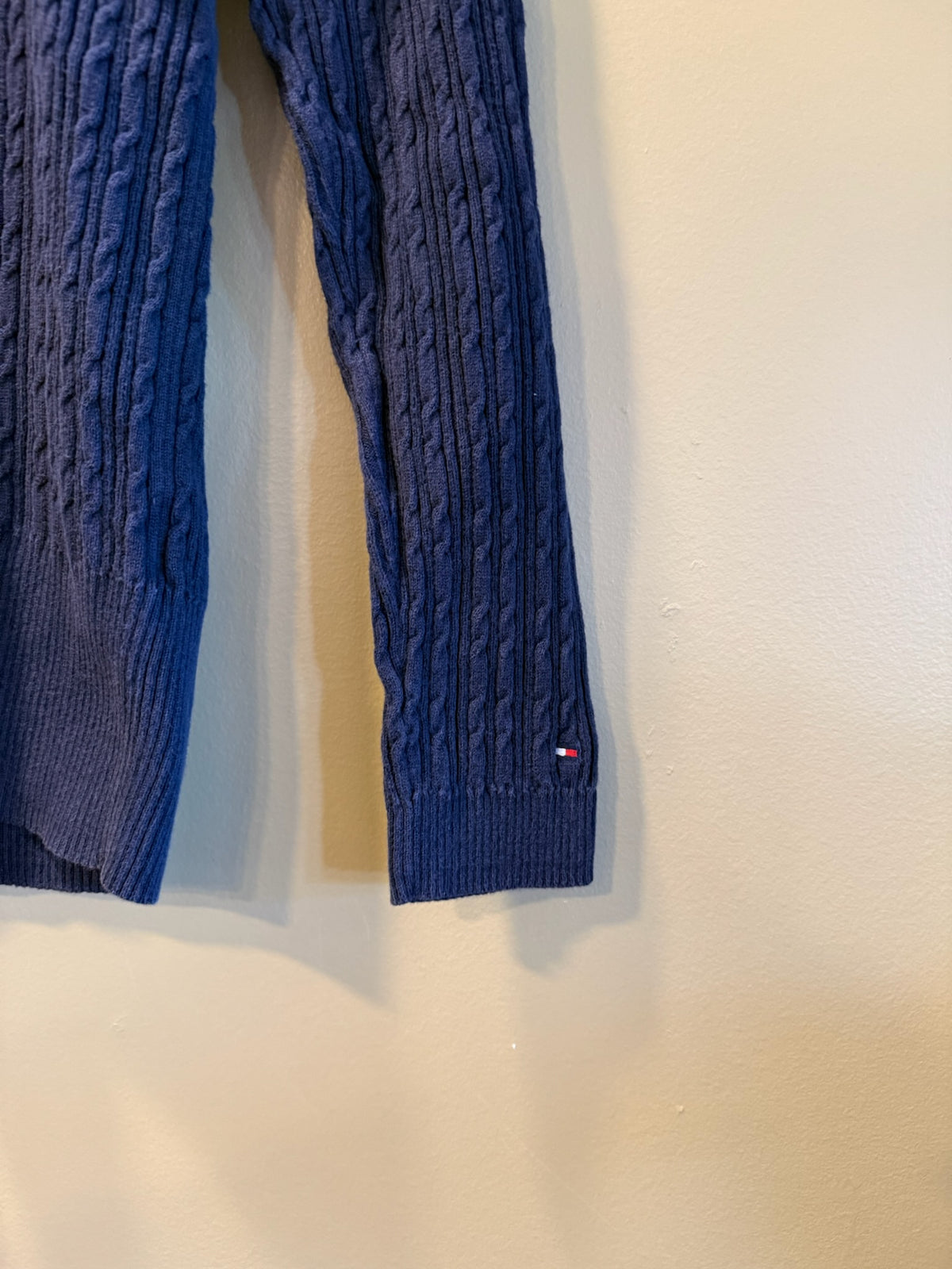 Vintage Y2K Tommy Hilfiger Navy Blue Women’s V-Neck Sweater - M