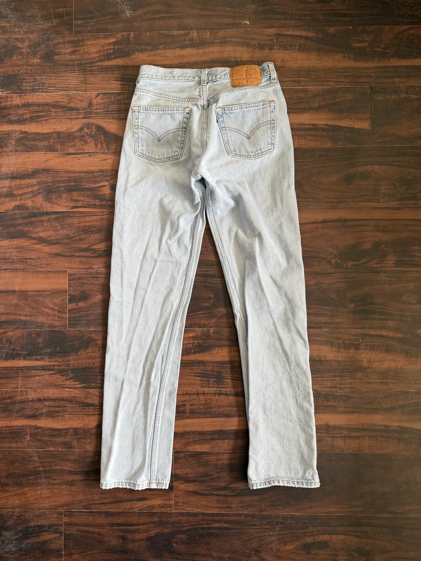 Vintage Levi’s 501 Light Wash Denim Jeans- 27x32