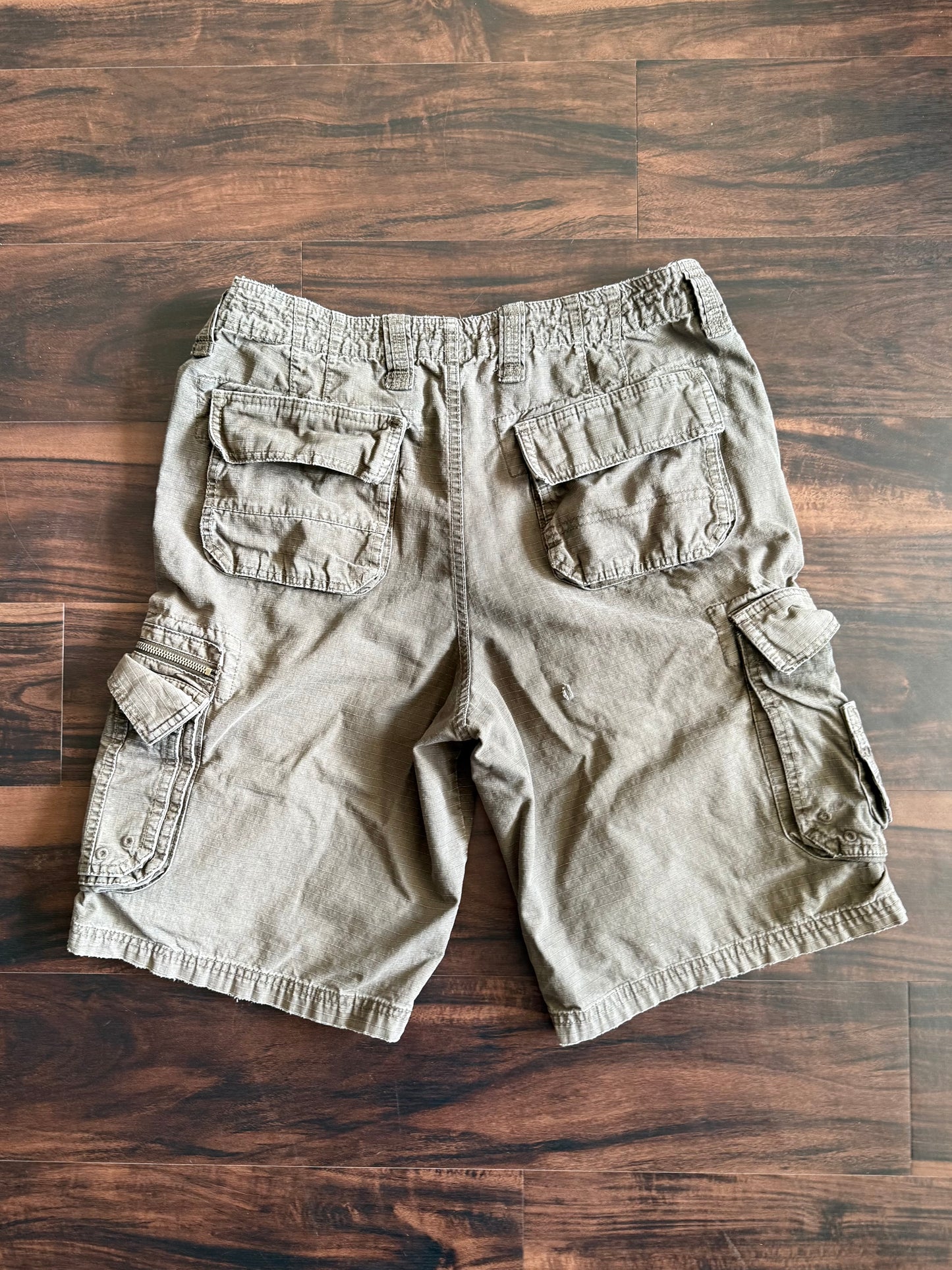 Vintage Midtown Dark Gray Cargo Shorts- 34