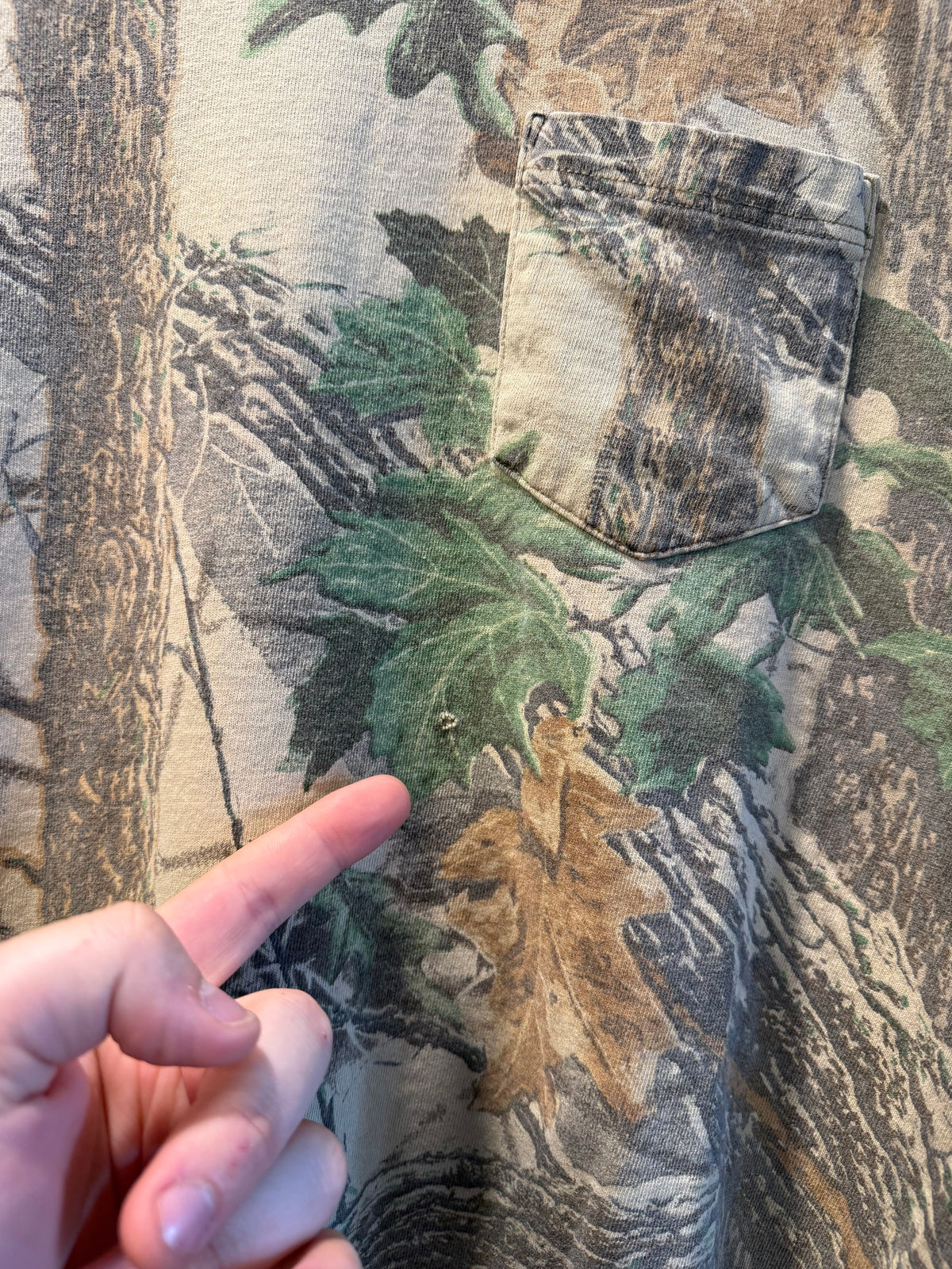 Vintage Jerzees Outdoors Tree Camo Pocket T-Shirt- M