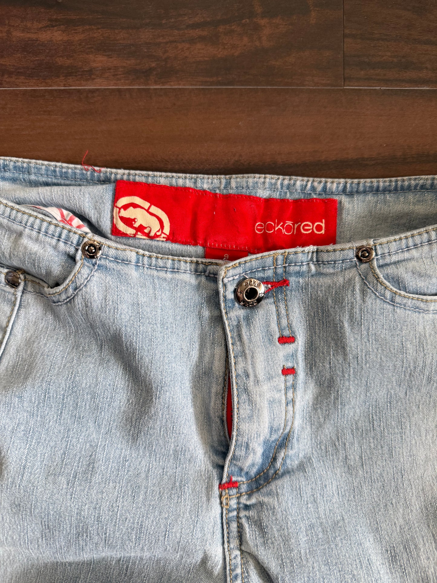 Vintage Ecko Red Women’s Low Rise Light Wash Jeans- 30x25