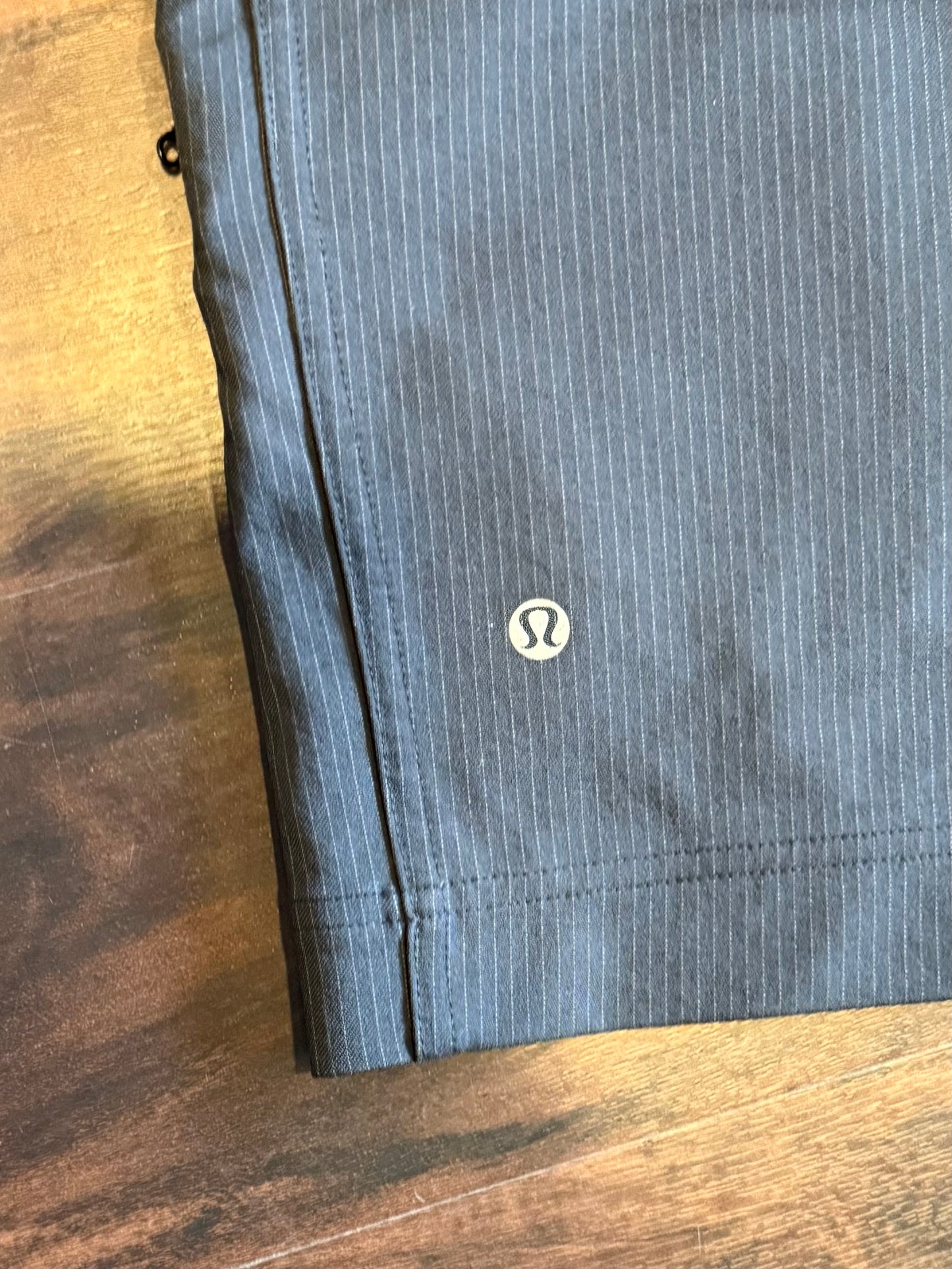 Lululemon Black Casual Zipper Shorts- 33