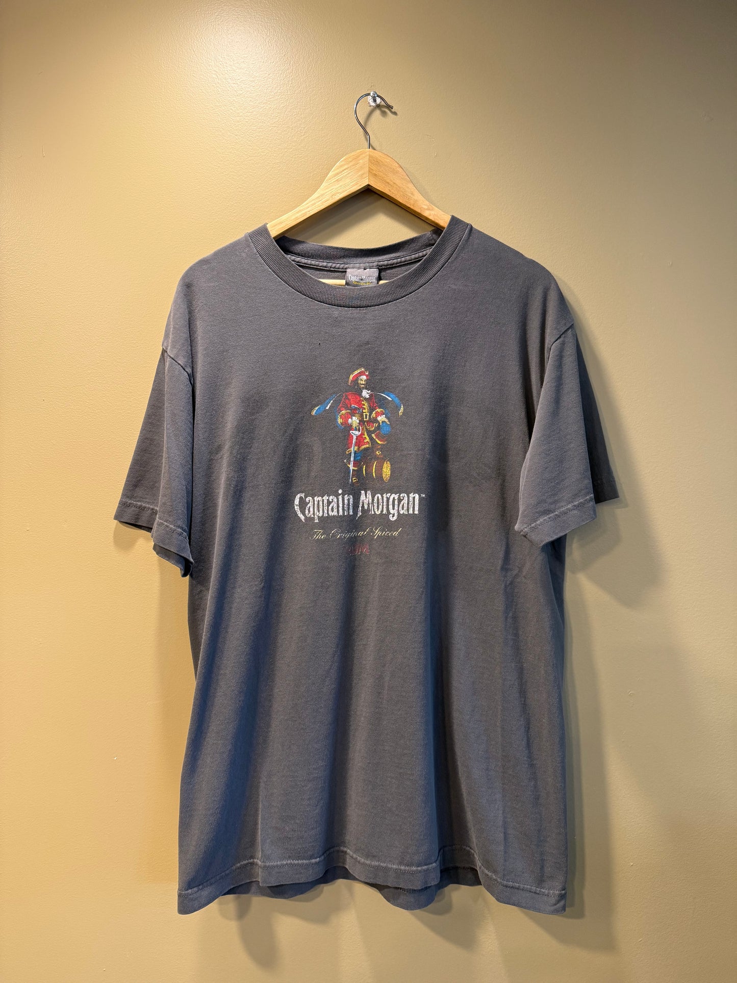 Vintage Captain Morgan Spiced Rum Pirate T-Shirt- M