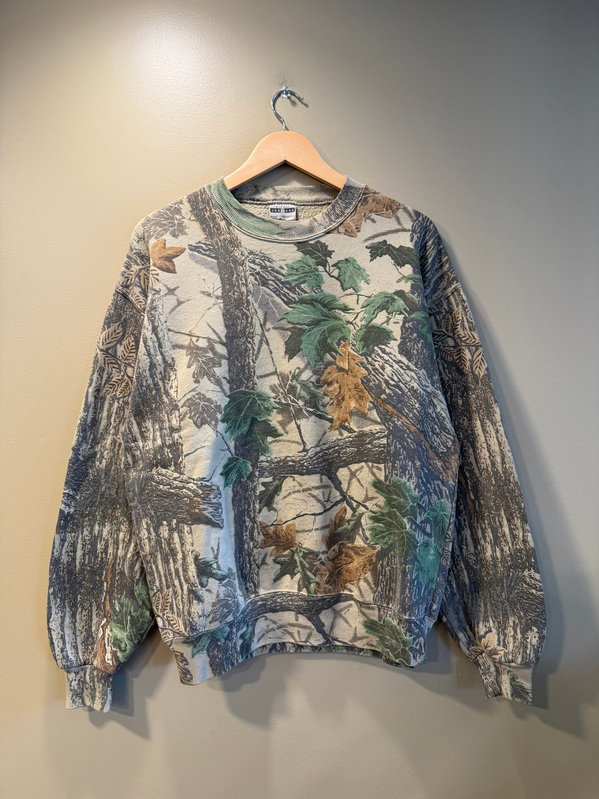 Vintage Jerzees Outdoors RealTree Camo Crewneck Sweatshirt- L