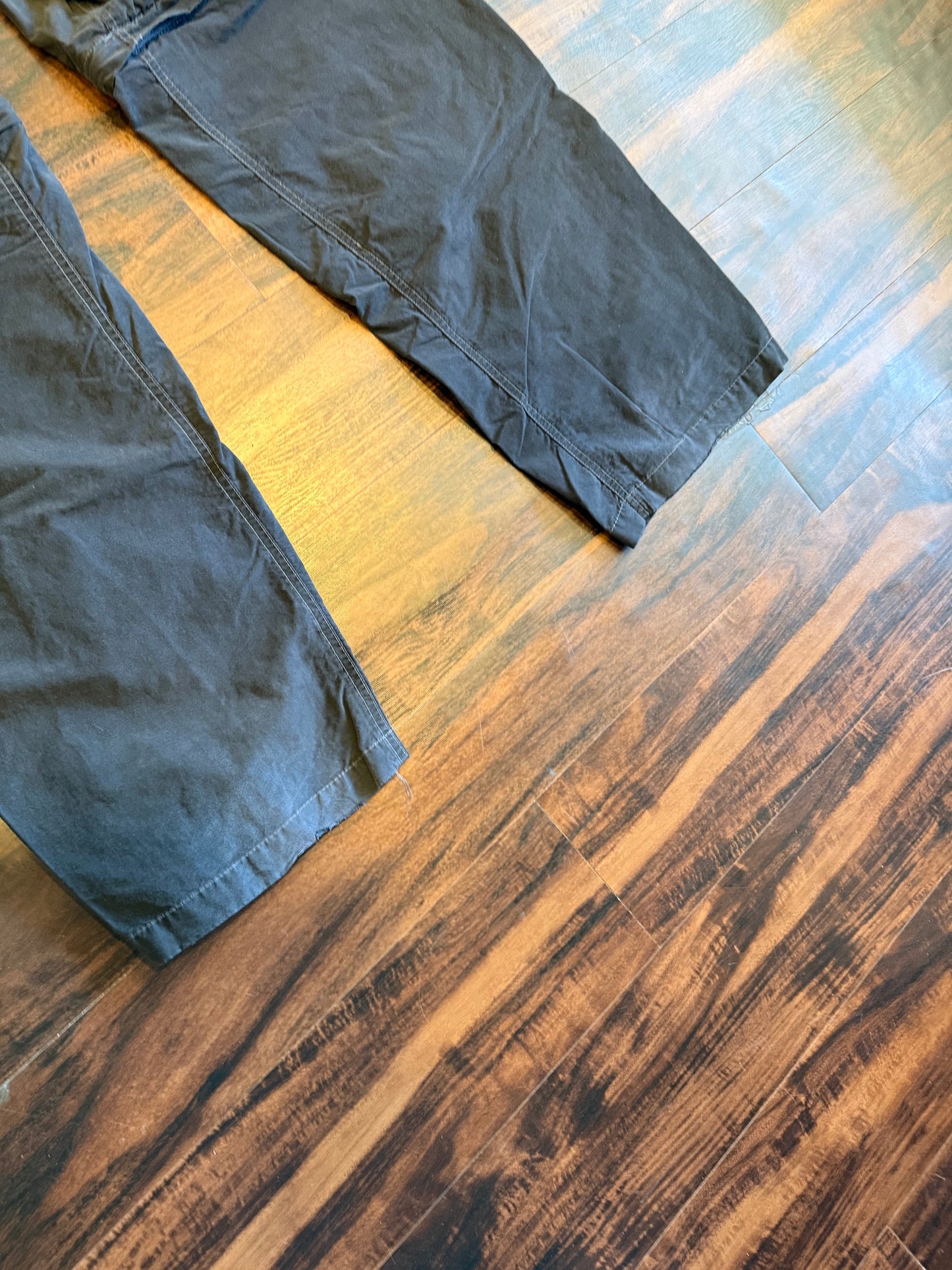 Vintage No Boundaries Black Zipper Cargo Shorts Pants- 34x34