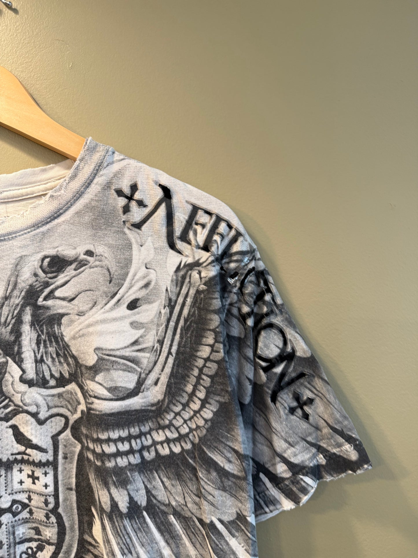 Vintage Y2K Affliction White Eagle Shield T-Shirt- M