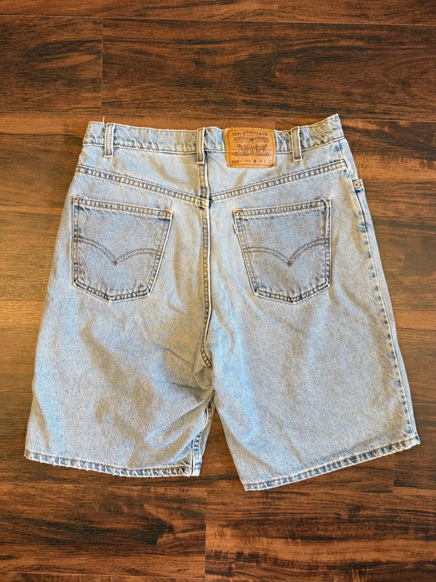 Vintage Levi’s White Tab Light Wash Denim Jean Shorts- 33