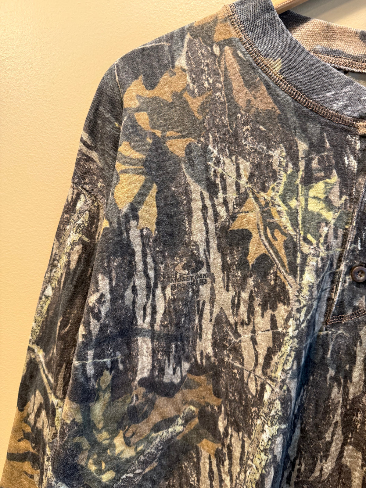 Vintage Jerzees Outdoors Tree Camo Long-Sleeve Henley T-Shirt- L