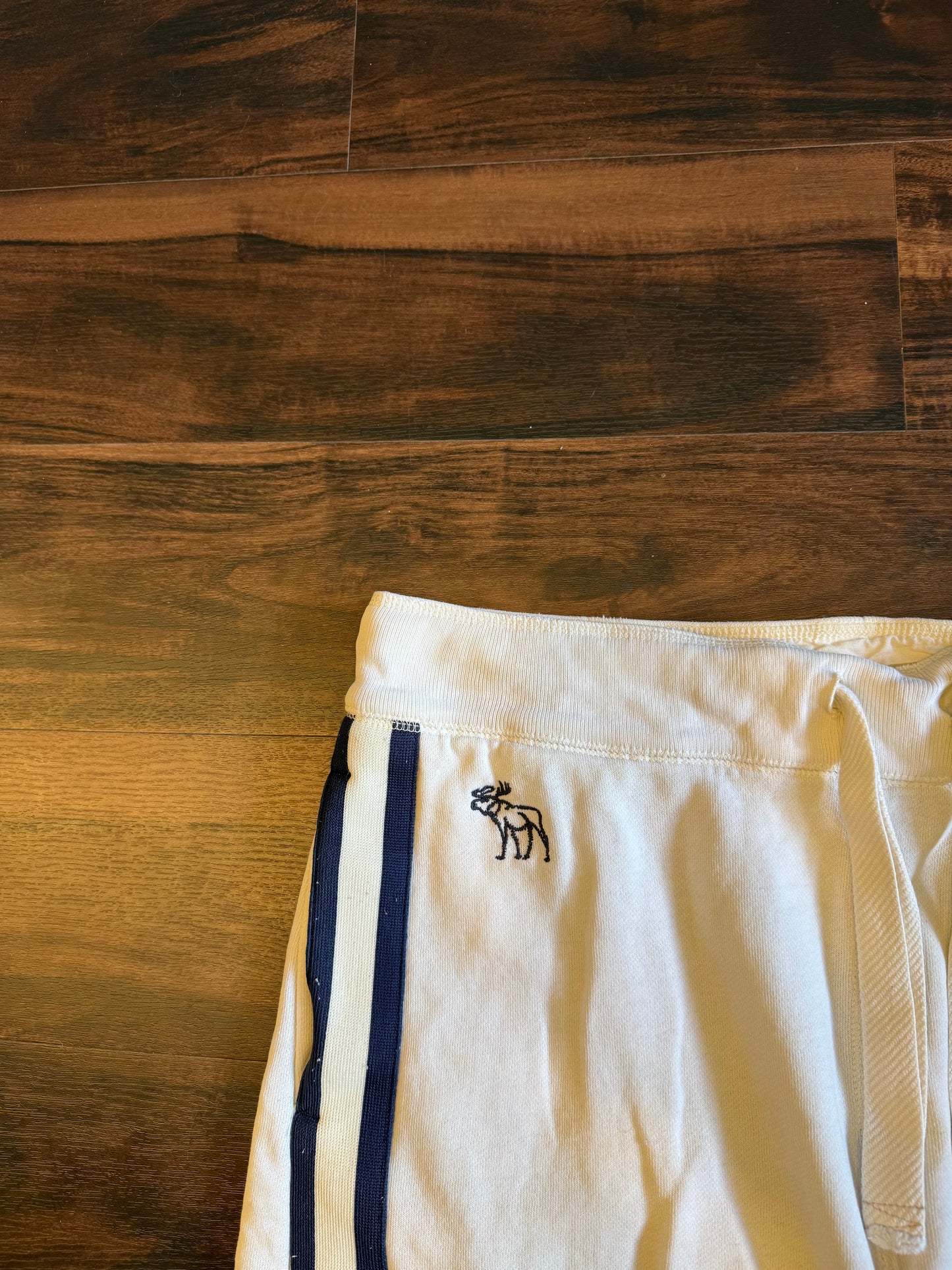 Vintage Abercrombie & Fitch White Drawstring Cotton Shorts- 36