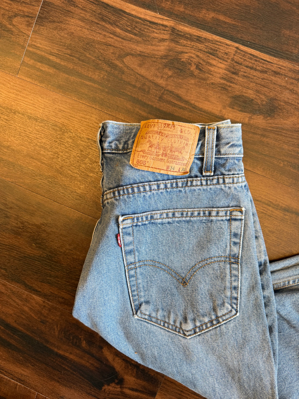 Vintage Levi’s 505 Light Wash Jeans- 32x31