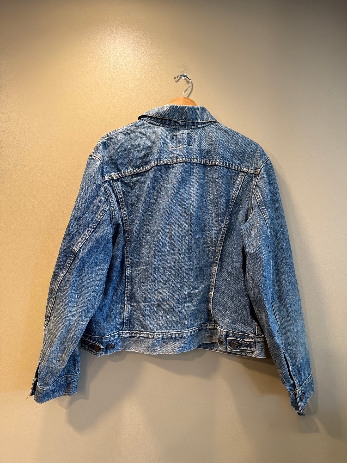Vintage Levi’s Trucker Style Sun Faded Denim Jacket- S