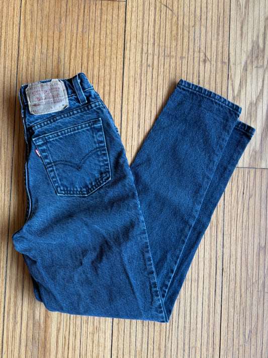 Vintage Levi’s Dark Wash Denim Jeans- 24x29