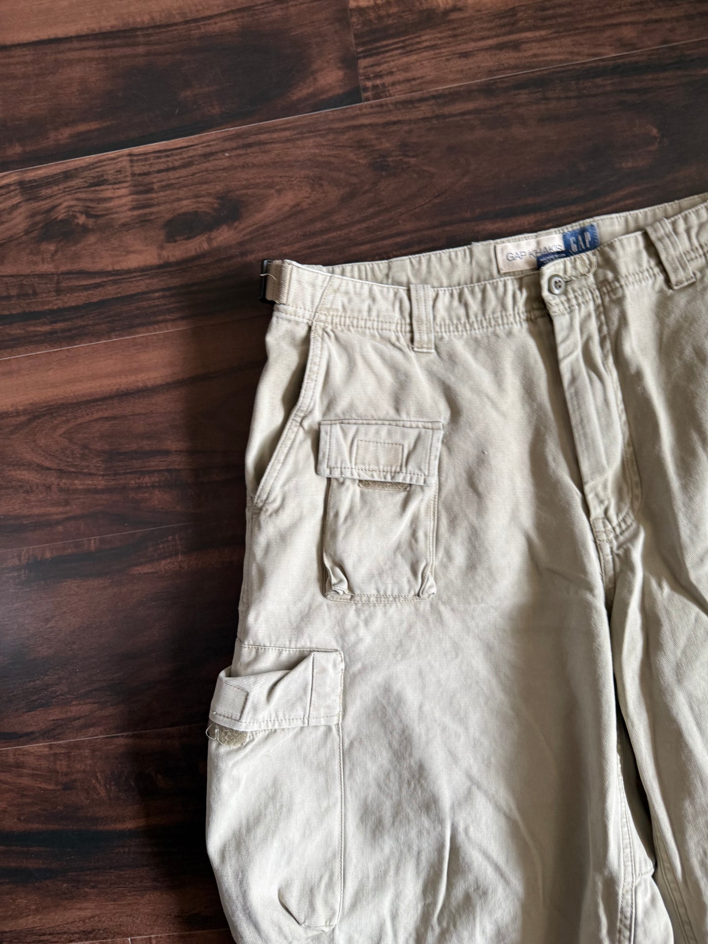 Vintage Gap Khakis Baggy Fit Cargo Shorts- 32