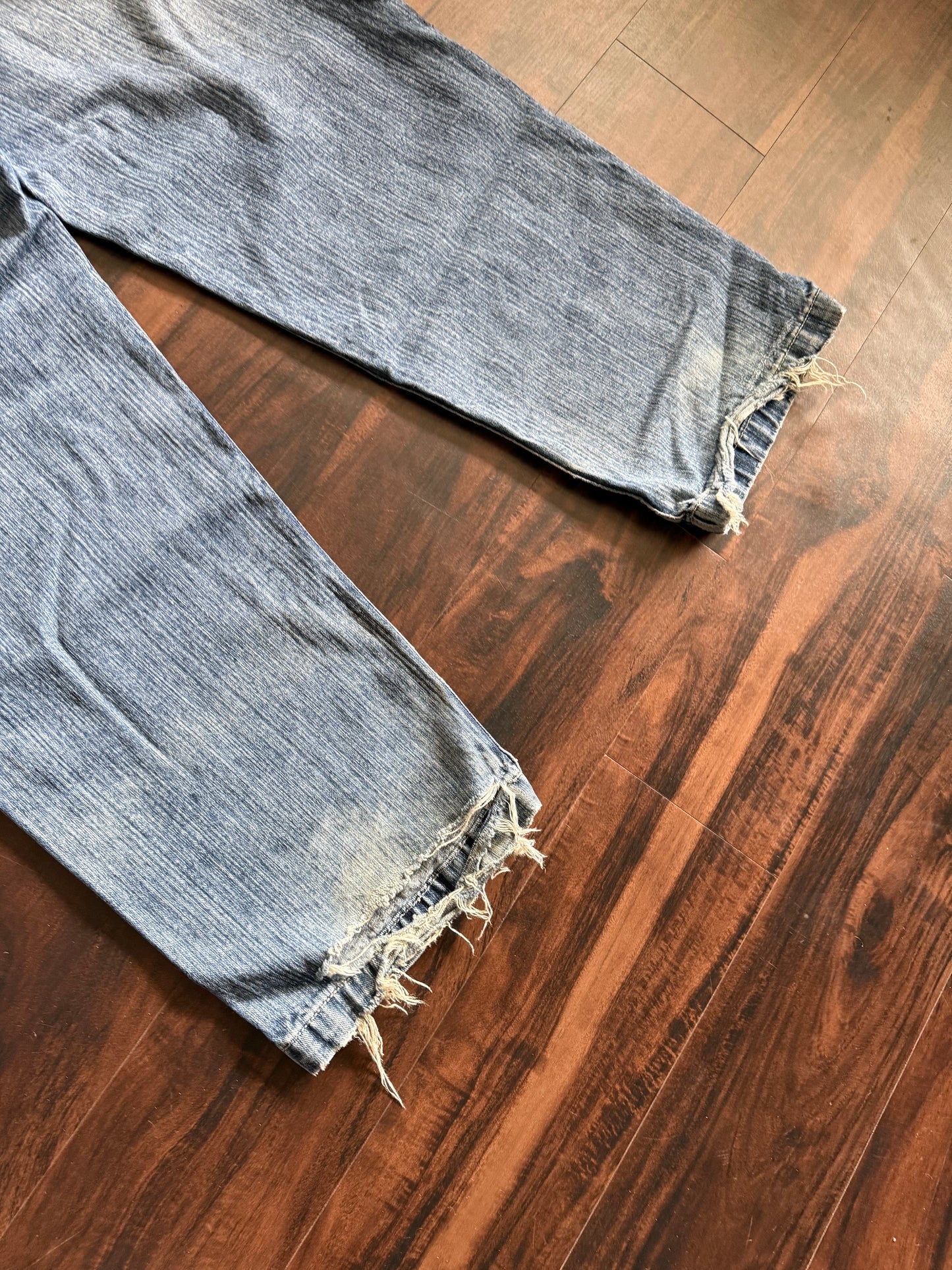Vintage Y2K South Pole Graphic Print Baggy Light Wash Denim Jeans- 32x32