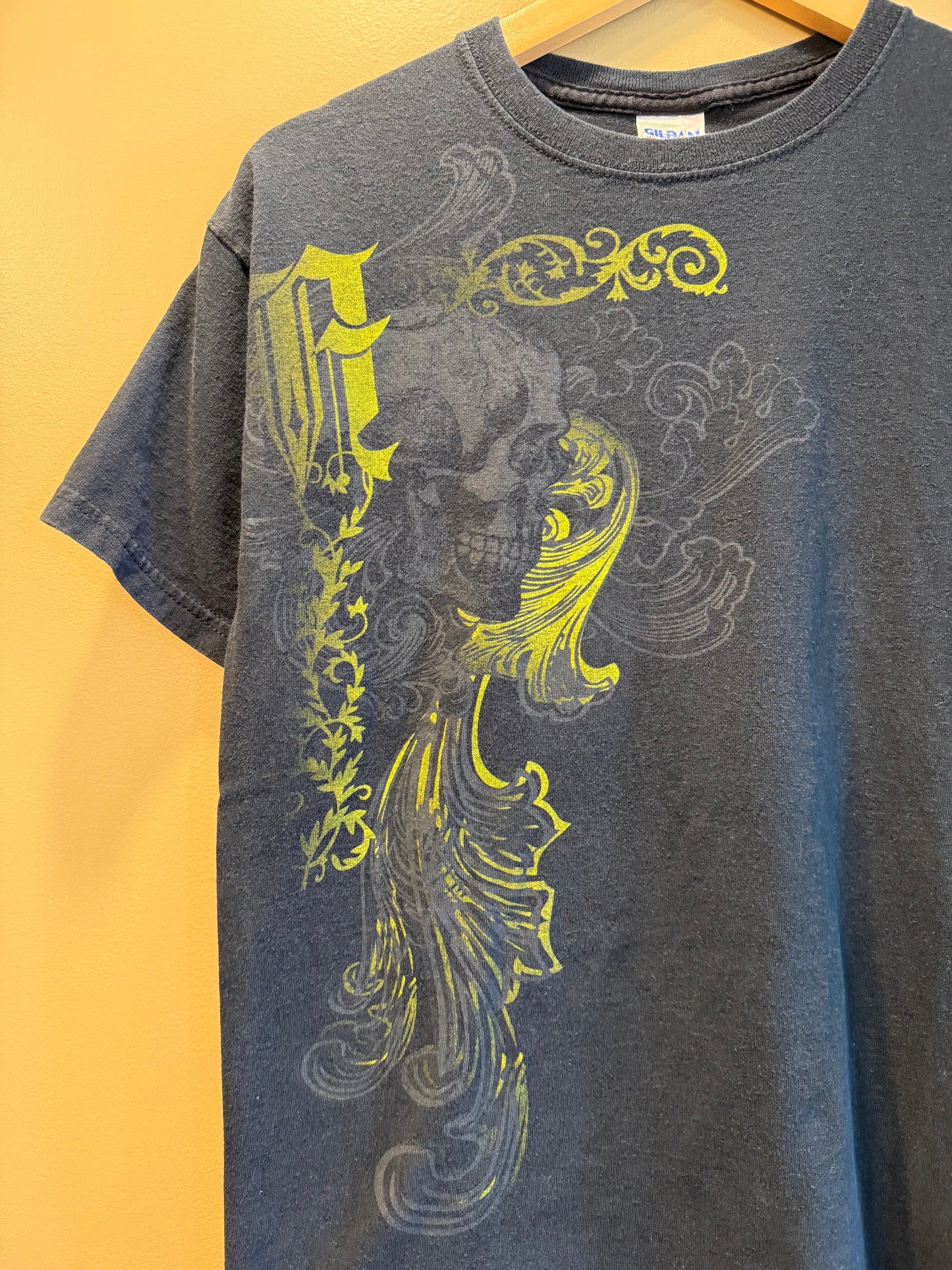 Vintage Y2K Black Skull T-Shirt- M