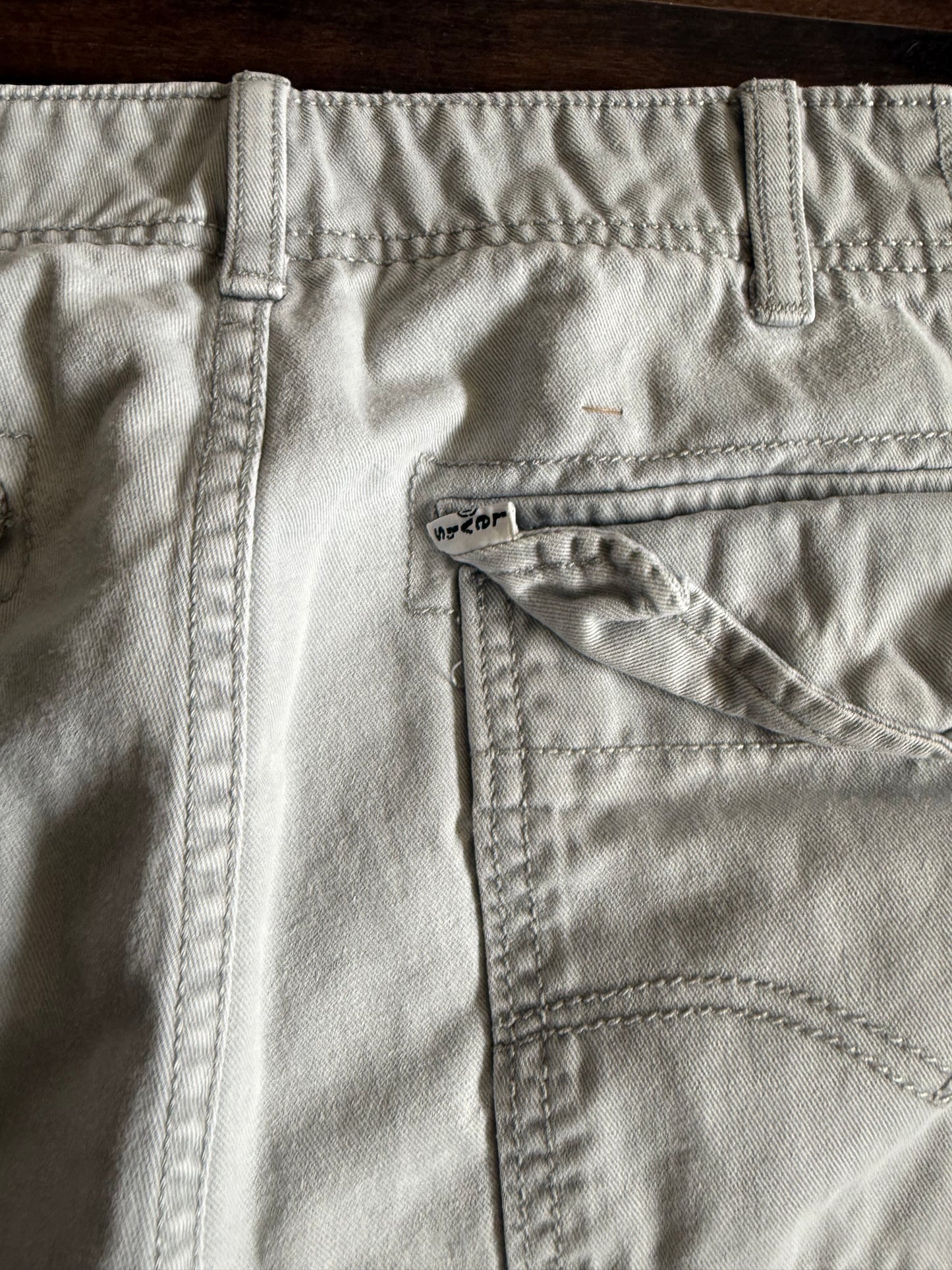 Vintage Y2K Levi’s Tan Cargo Shorts- 34