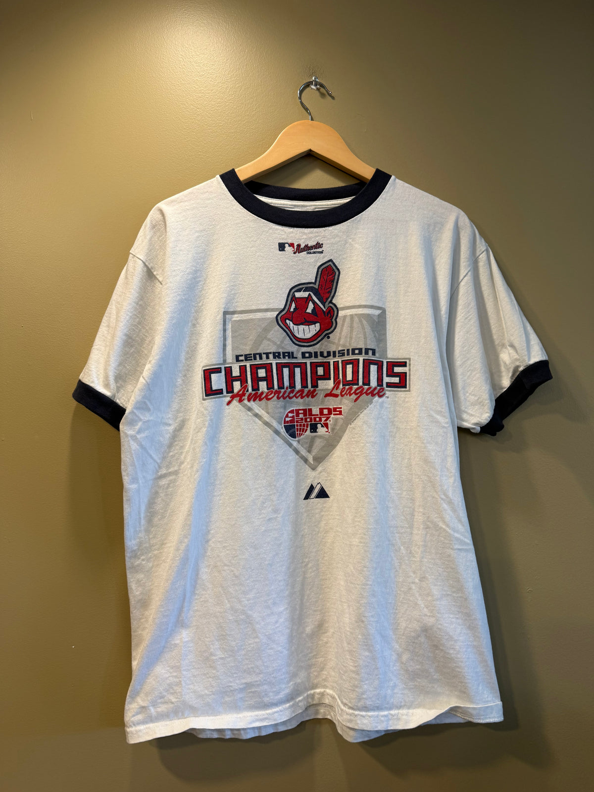 Vintage Cleveland Indians Central Division Champions Ringer T-Shirt- L