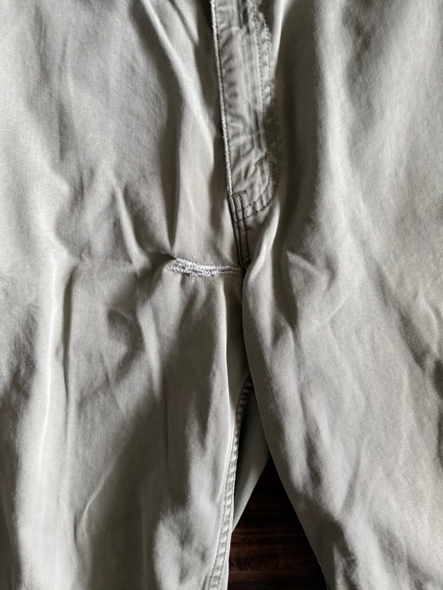 Vintage Y2K Levi’s Silvertab Gray Cargo Shorts- 33