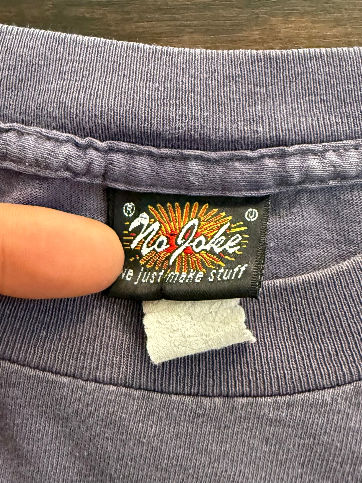 Vintage No Joke Smokes Streetwear T-Shirt- L