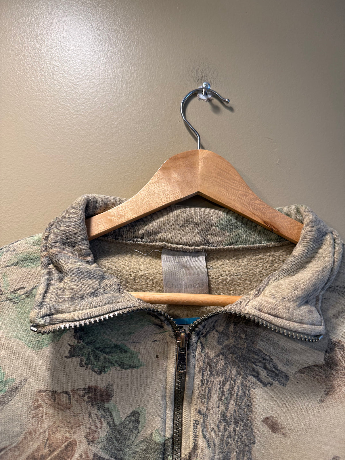 Vintage Faded Distressed Jerzees Outdoors RealTree Camo Quarter-Zip Sweatshirt- L