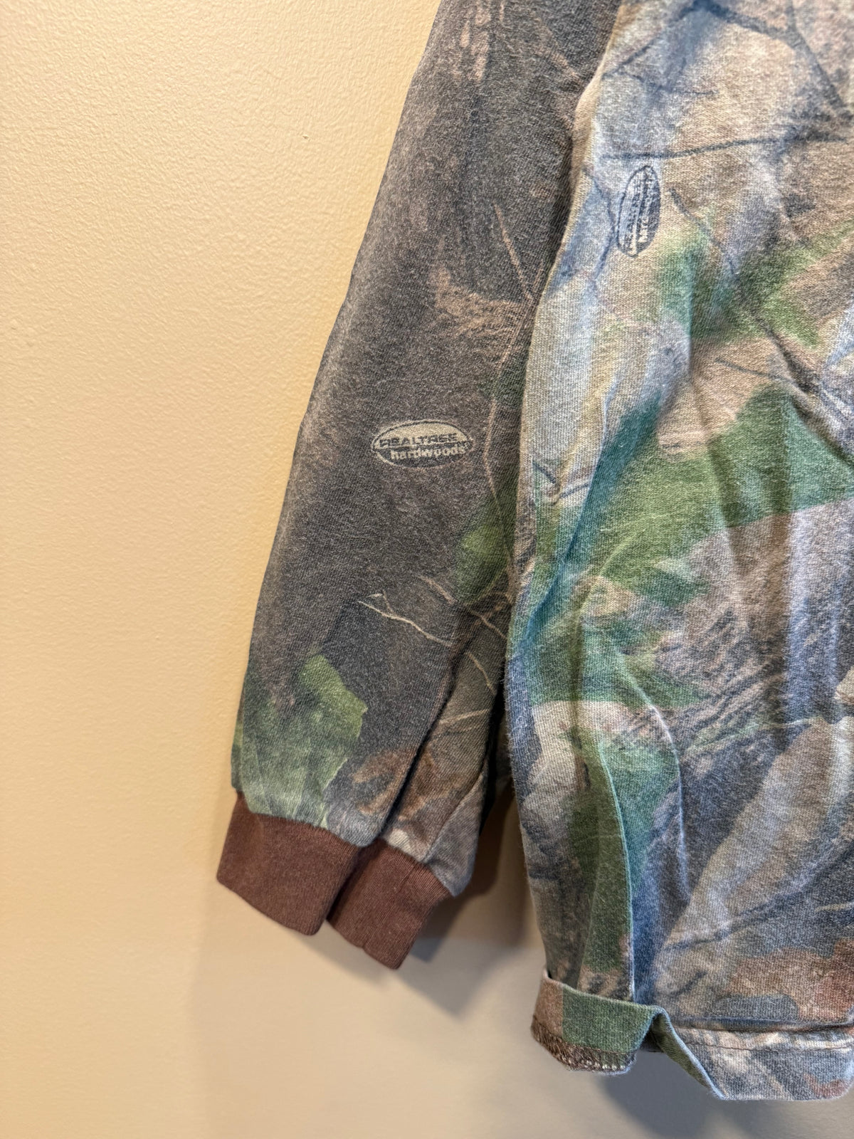 Vintage RealTree Hardwoods Camo Long-Sleeve Pocket T-Shirt- L
