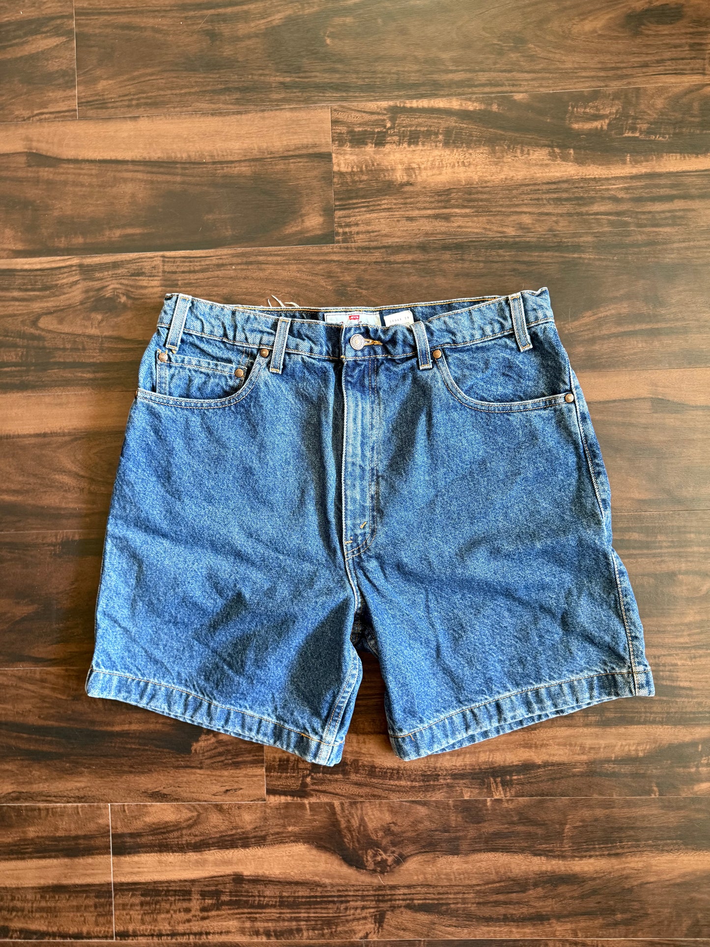 Vintage Levi’s 540 Dark Wash Denim Jean Shorts- 33