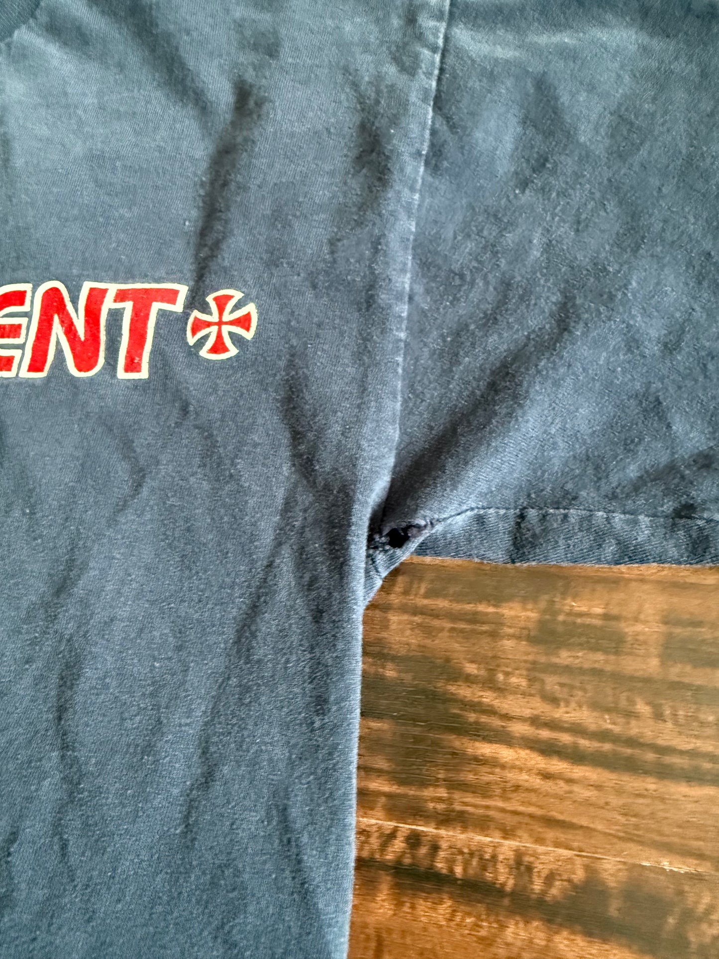 Vintage Independent Trucks Skateboarding T-Shirt- L/XL