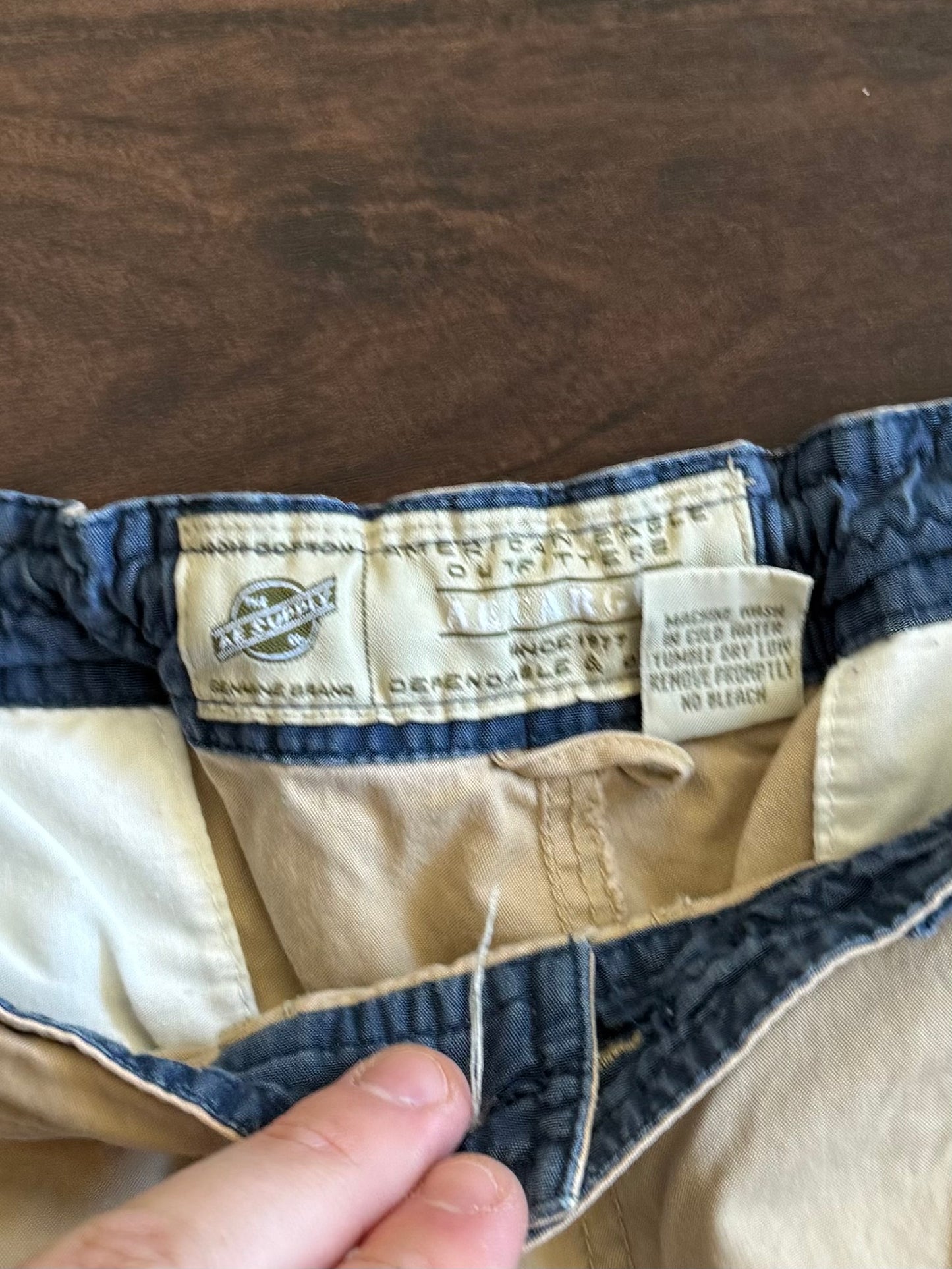Vintage Y2K American Eagle Baggy Cargo Shorts- 36