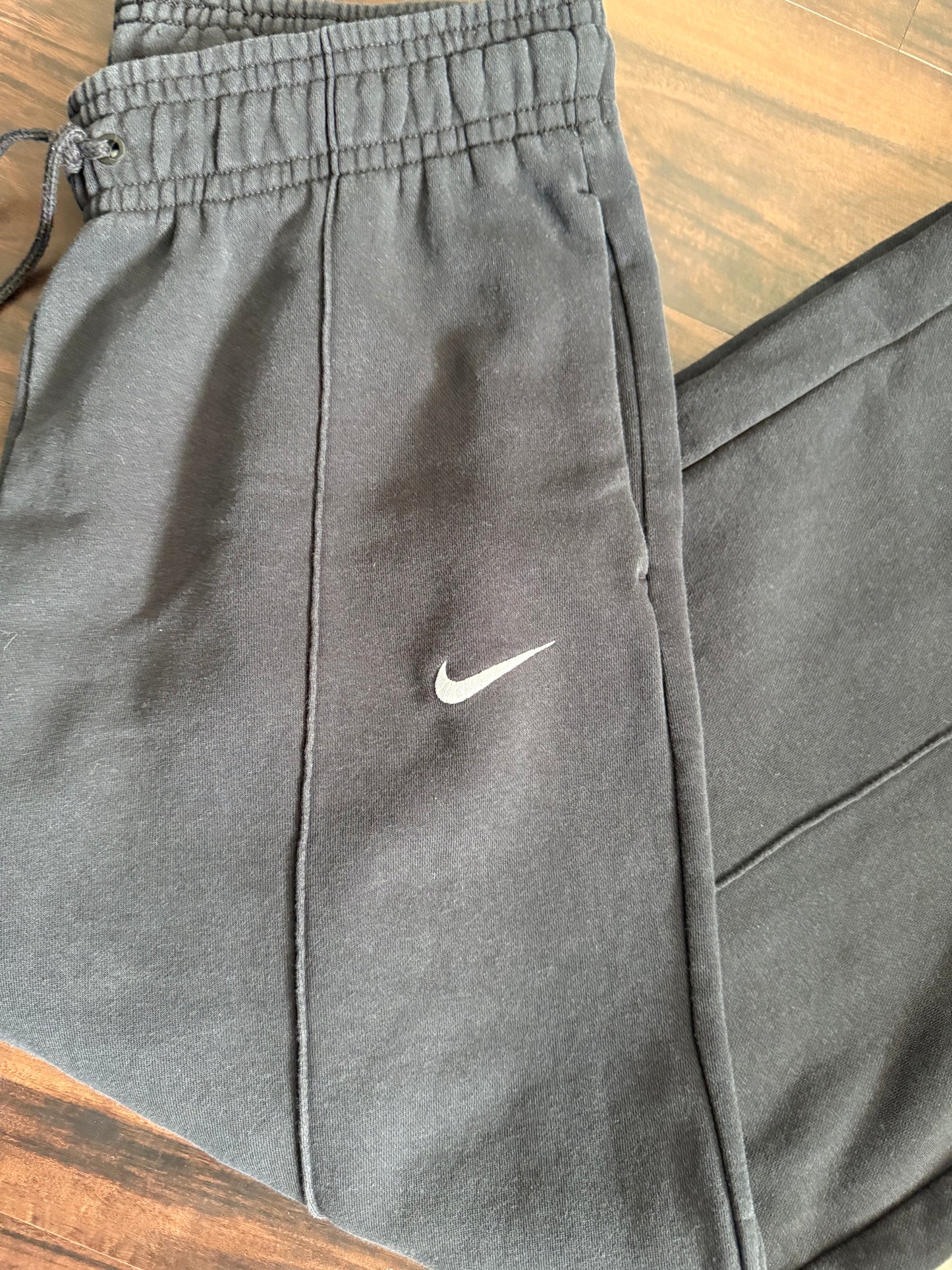 Nike Wide Leg Pleated Black Sweat Pants- L