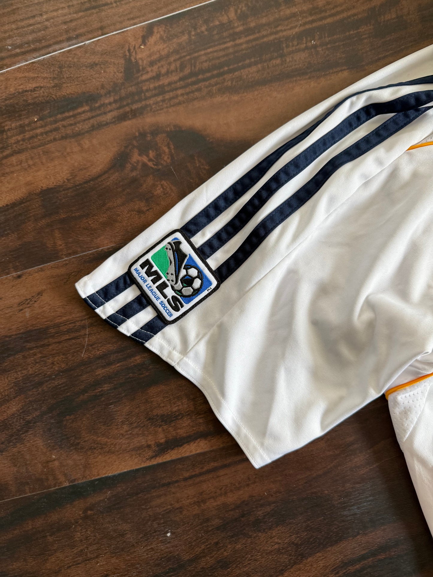 Vintage MLS Los Angeles Galaxy David Beckham Soccer Jersey- M