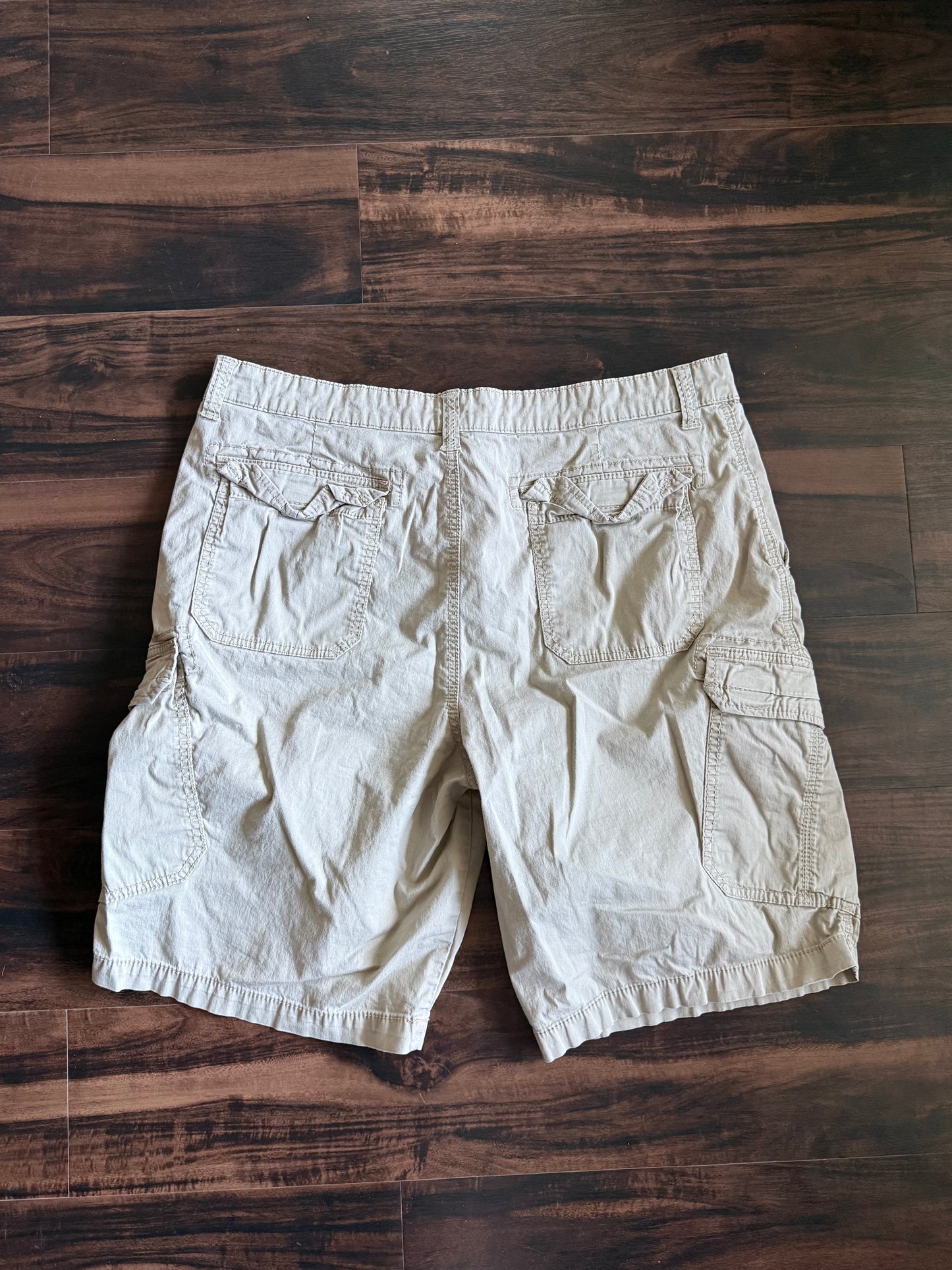 Vintage Y2K Union Bay Tan Slant Pocket Cargo Shorts- 38