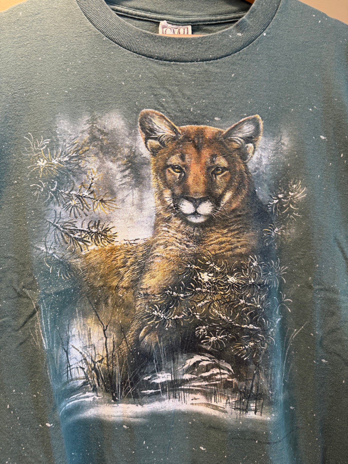 Vintage Mountain Lion Snow Green T-Shirt- L