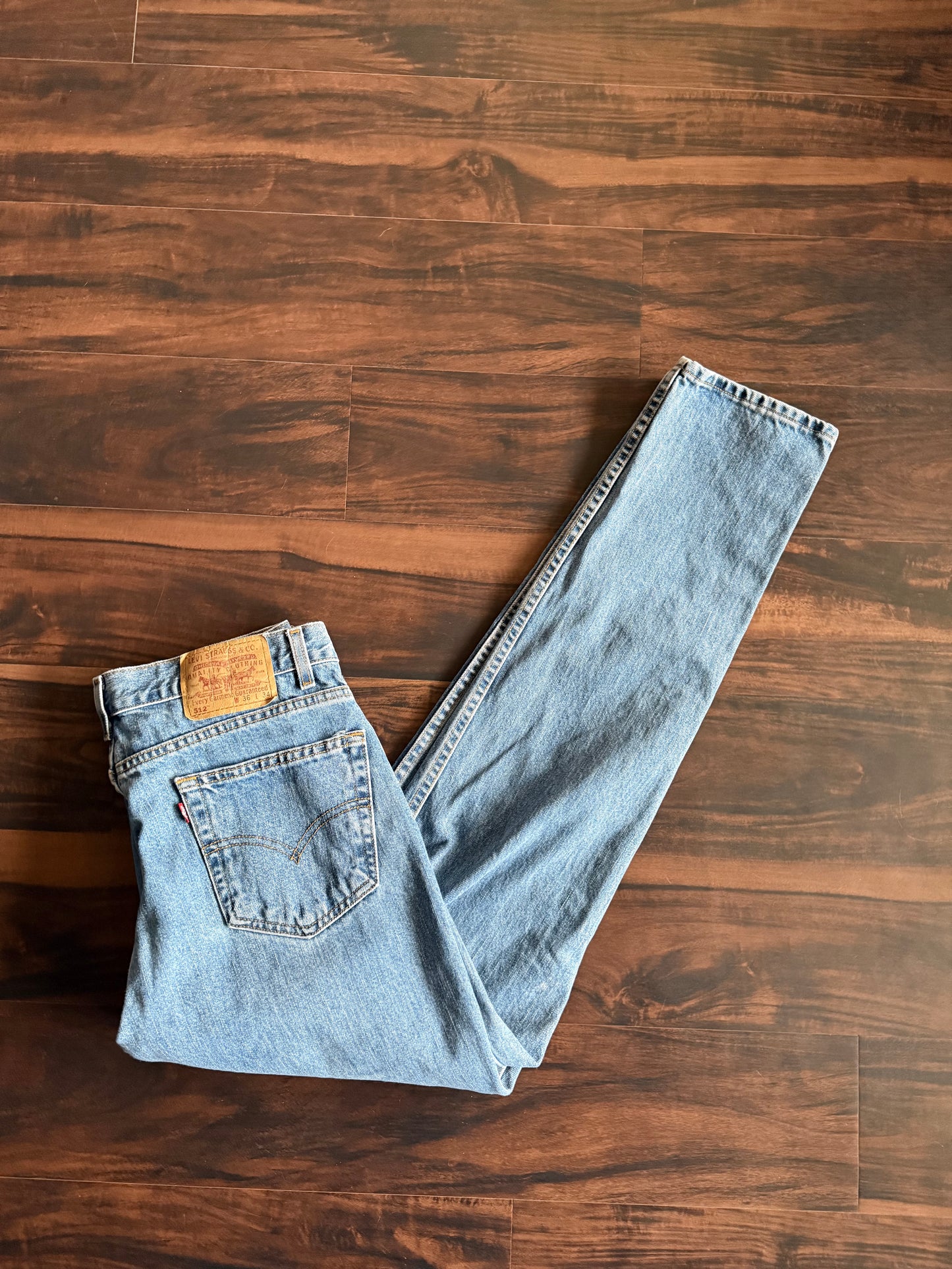 Vintage Levi’s 512 Light Wash Denim Jeans- 33x34