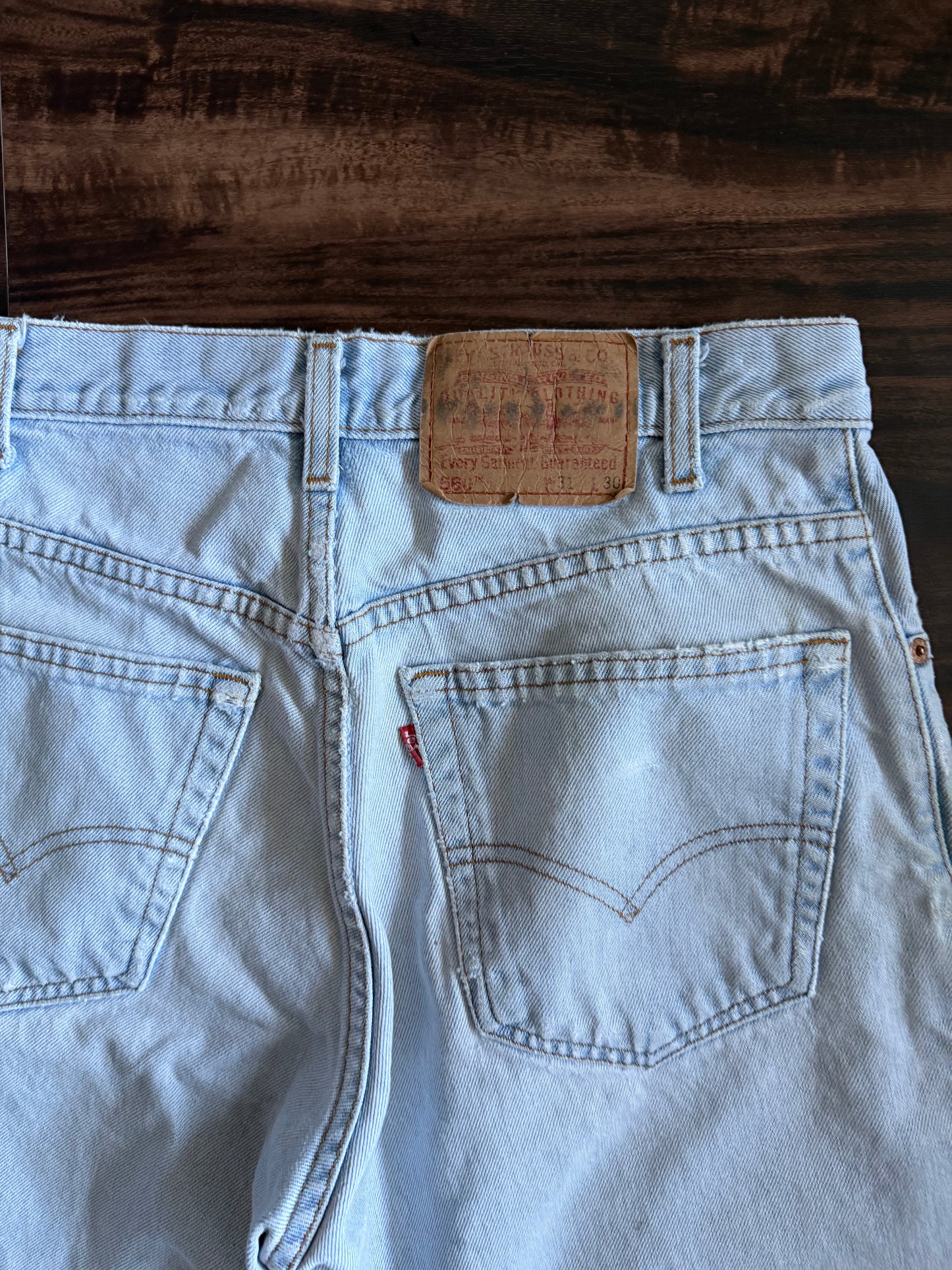 Vintage Levi’s 560 Baggy Light Wash Denim Jean Shorts- 30