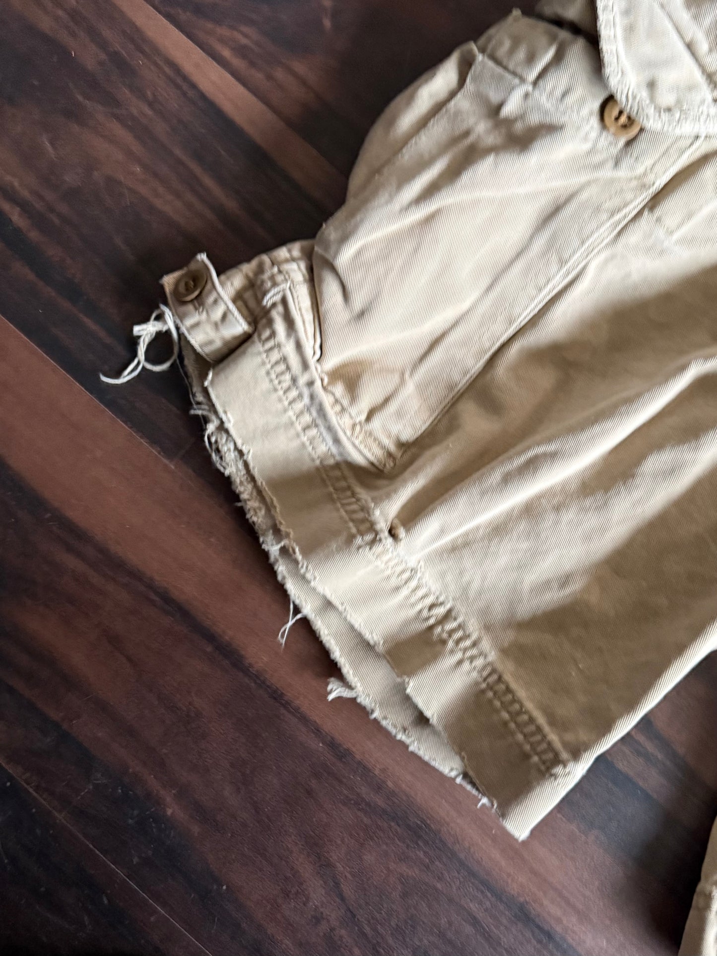 Vintage Y2K Abercrombie & Fitch Distressed Khaki Cargo Shorts- 32
