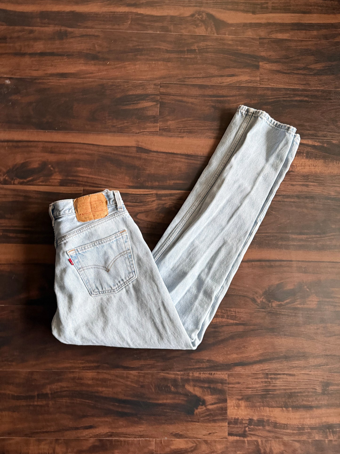 Vintage Levi’s 501 Light Wash Denim Jeans- 28x34
