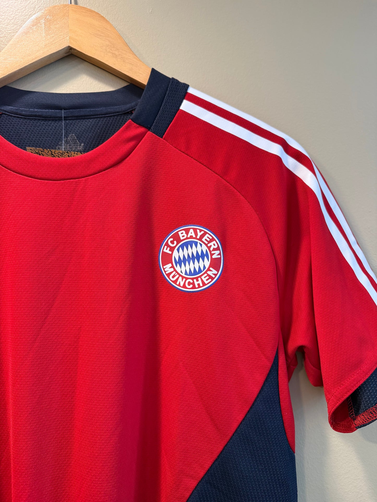 Vintage Adidas Bayern Munich Red Soccer Jersey- M