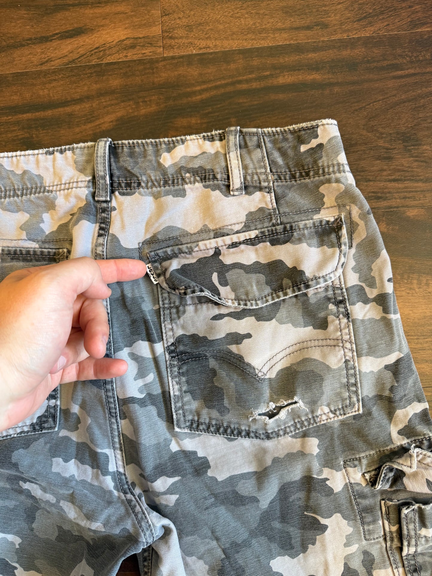 Vintage Levi’s Military Camouflage Cargo Shorts- 32
