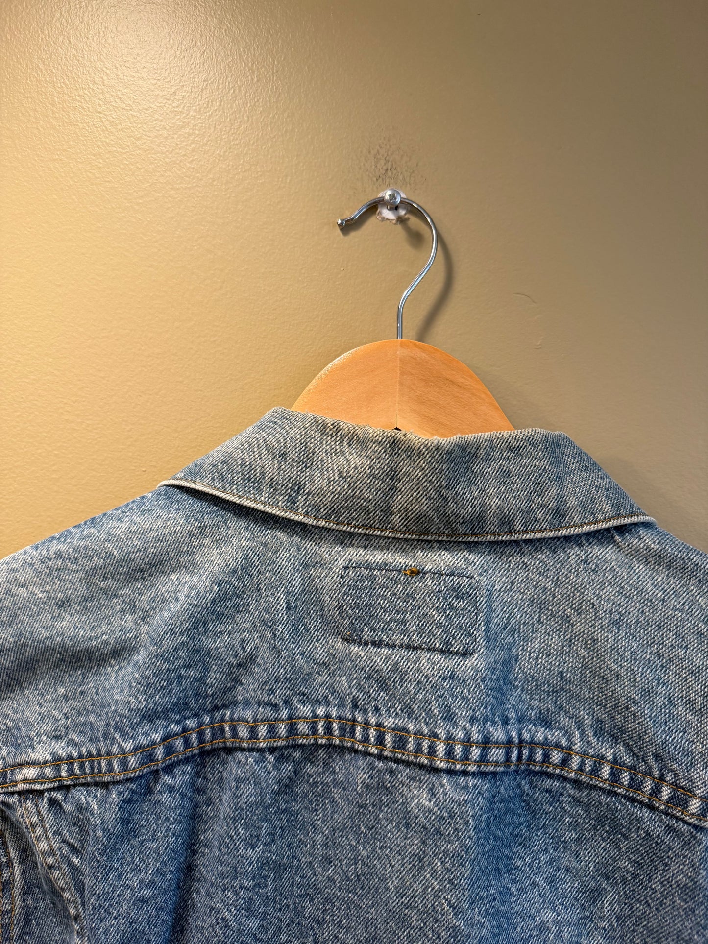 Vintage Levi’s Trucker Style Denim Jacket- S/M