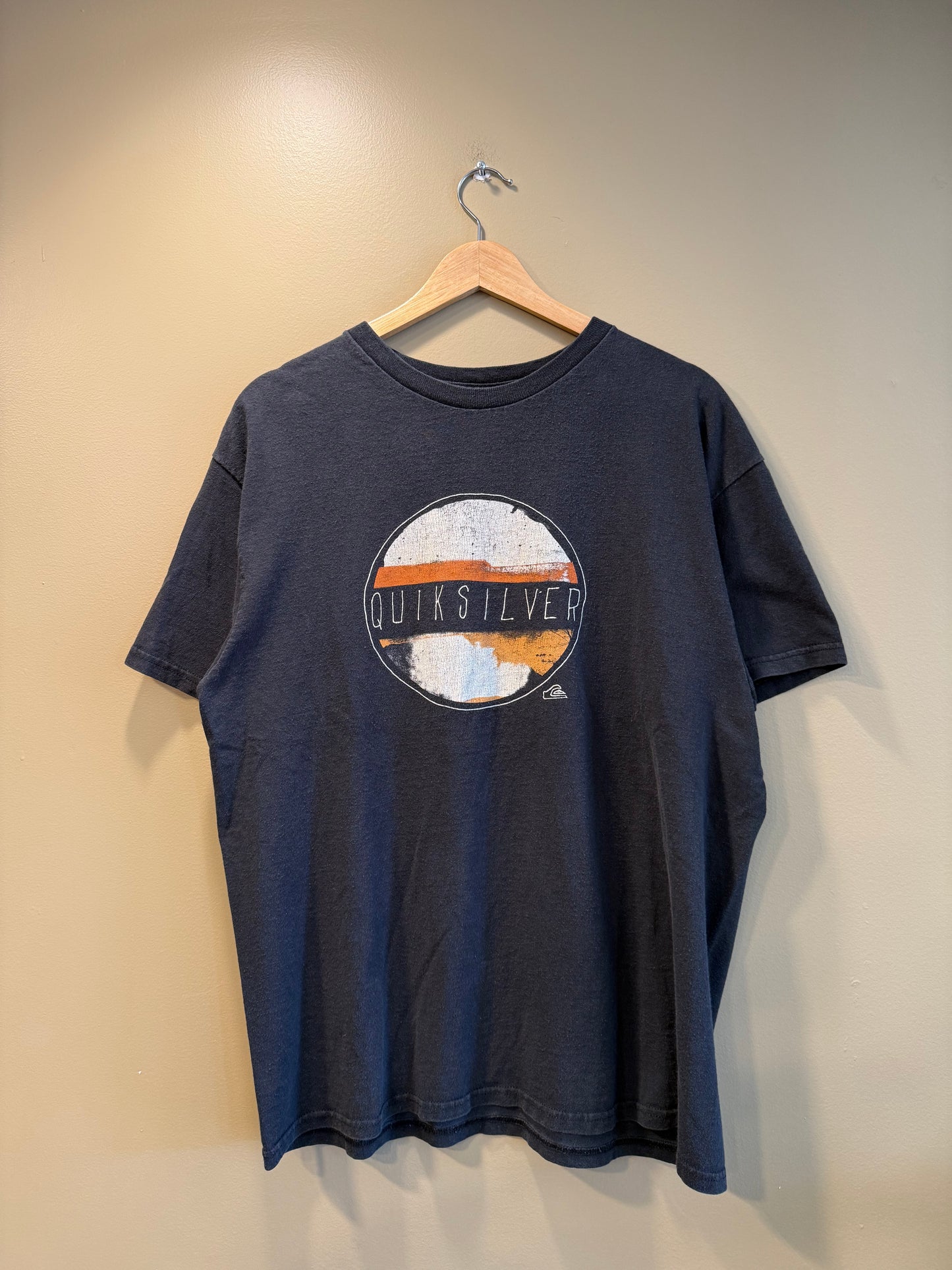 Vintage Quiksilver Circle Logo Black T-Shirt- L