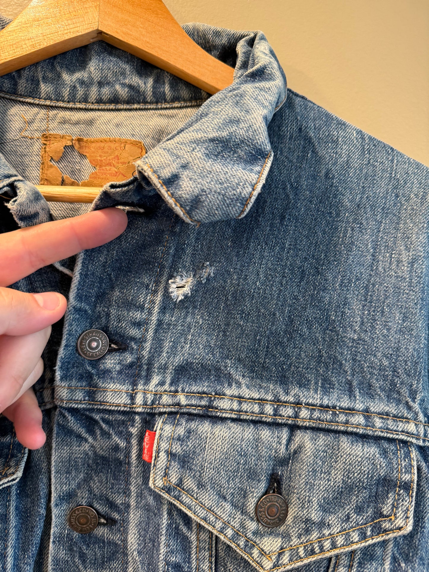 Vintage Levi’s Trucker Style Sun Faded Denim Jacket- S