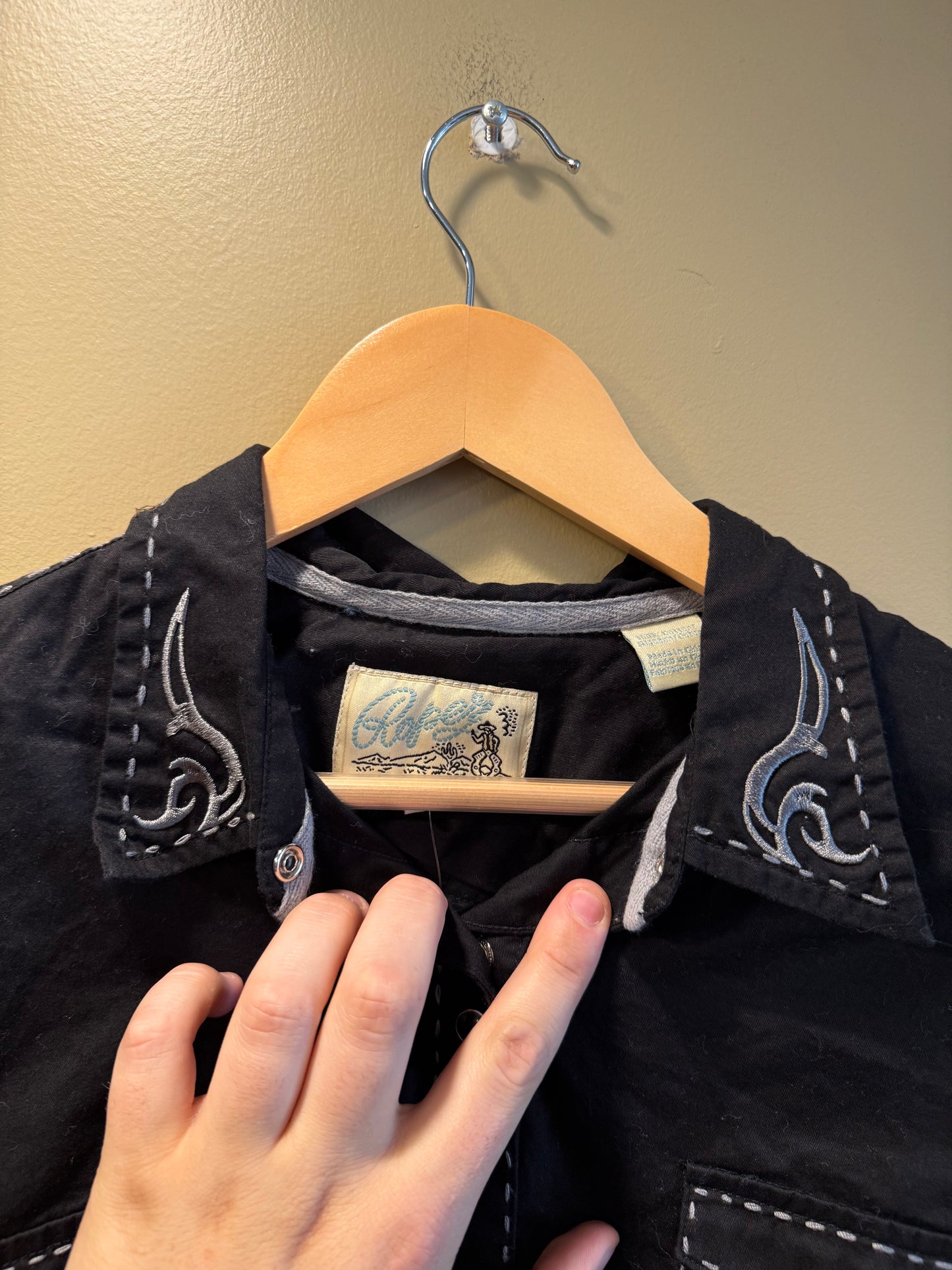 Vintage Roper Black Embroidered Western Button-Up Shirt- L
