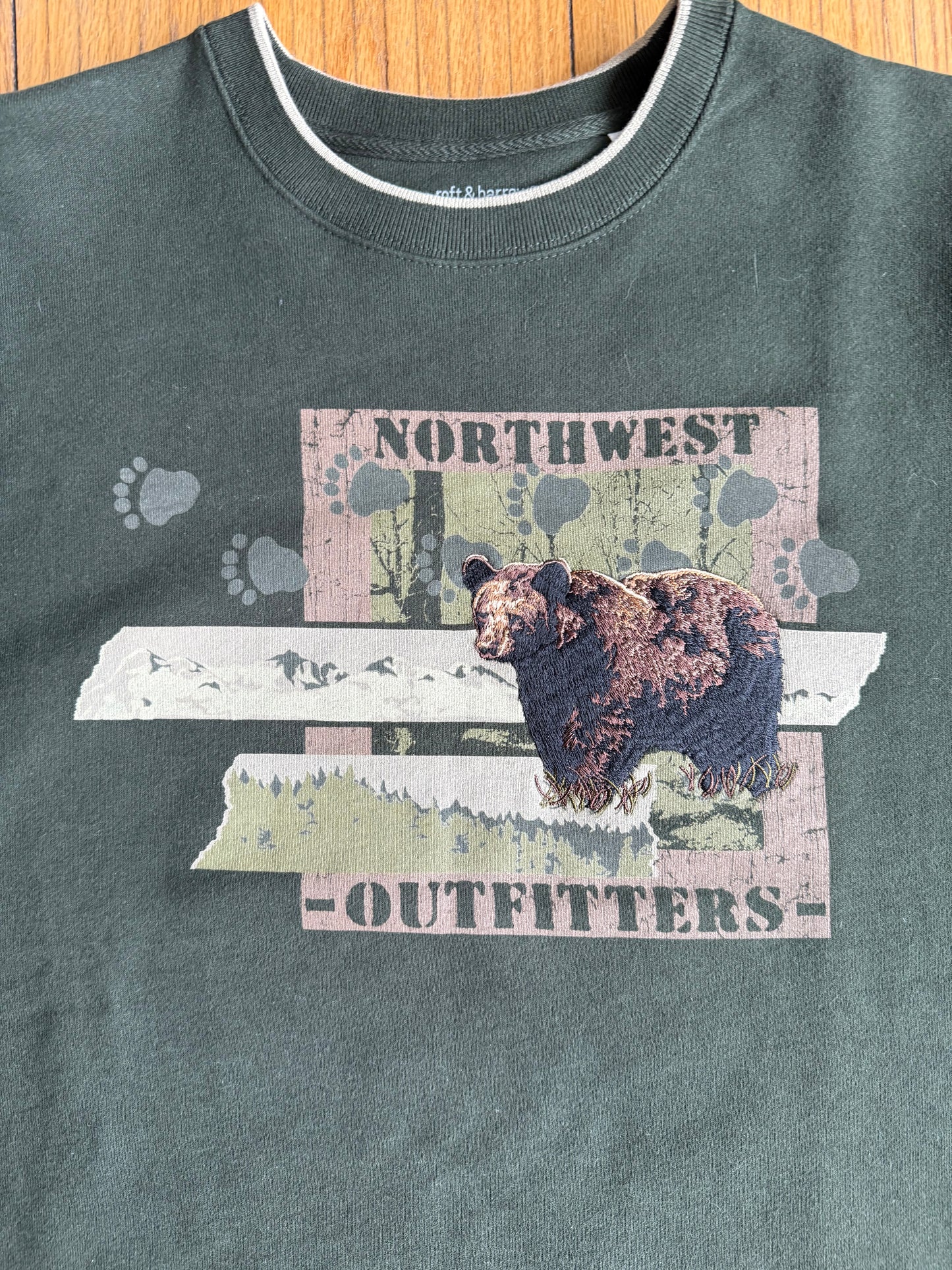 Vintage Northwest Outfitters Green Bear Crewneck Sweatshirt- L