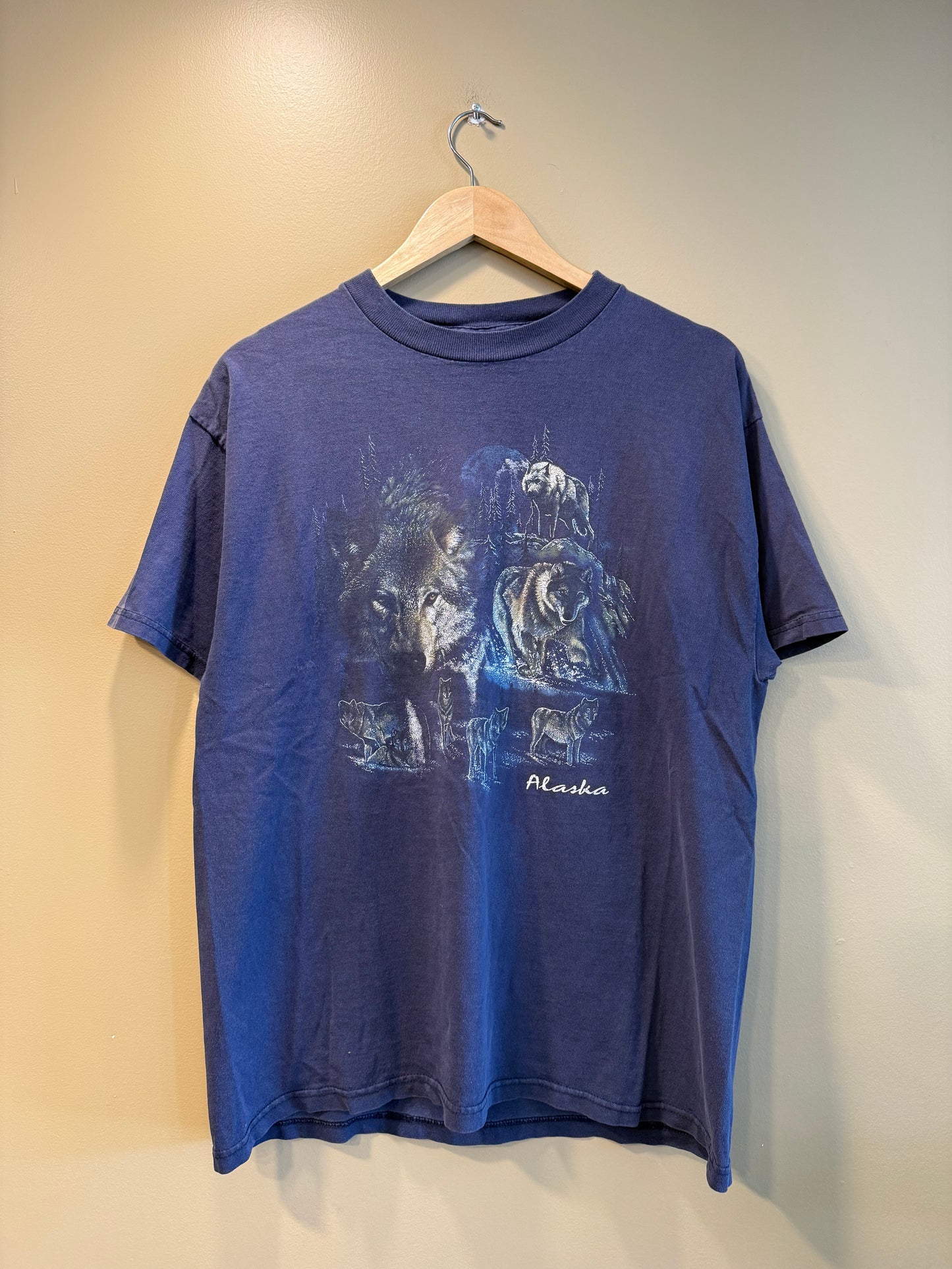 Vintage Wolves Alaska Navy Blue T-Shirt- L