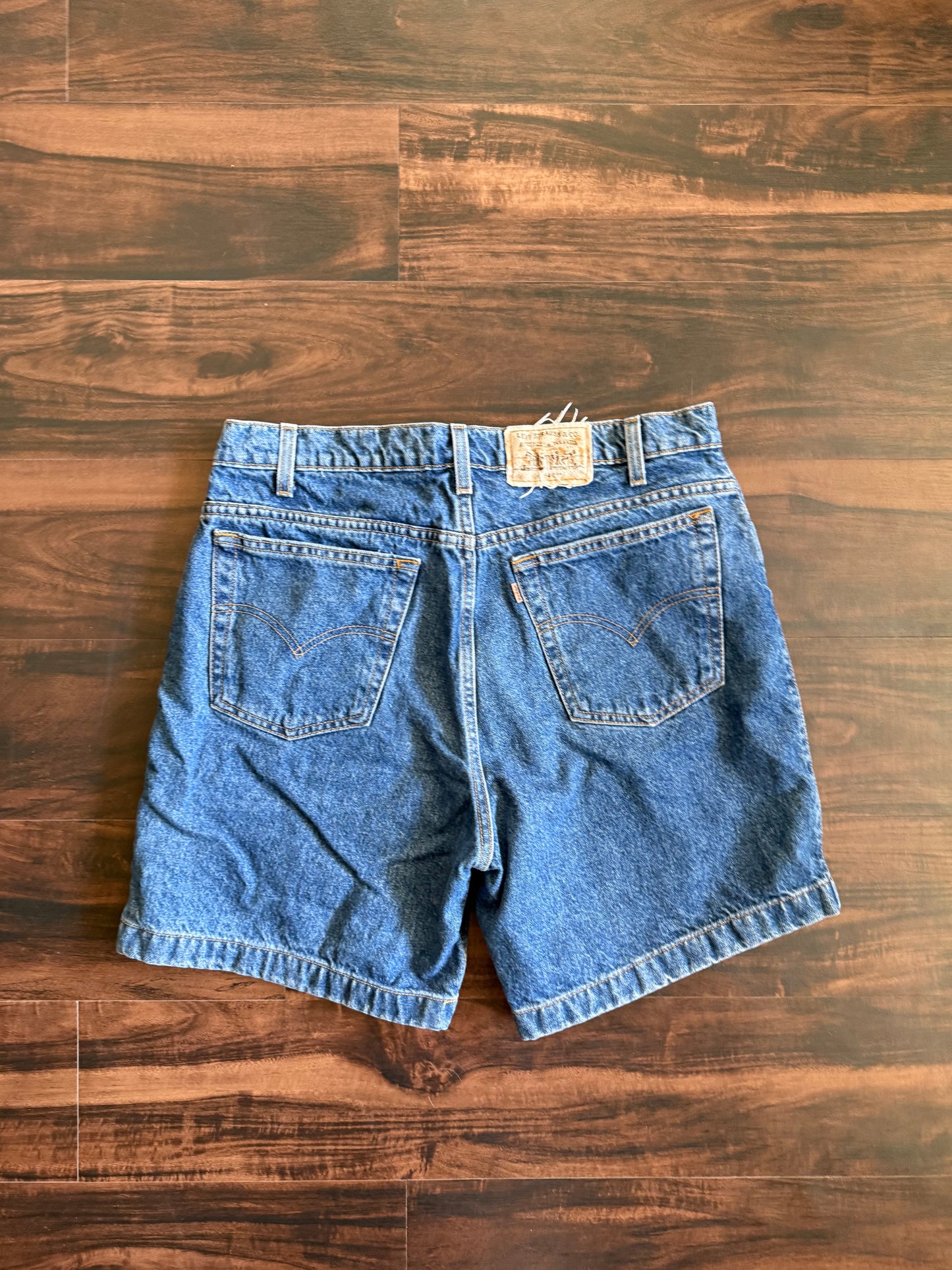 Vintage Levi’s 540 Dark Wash Denim Jean Shorts- 33