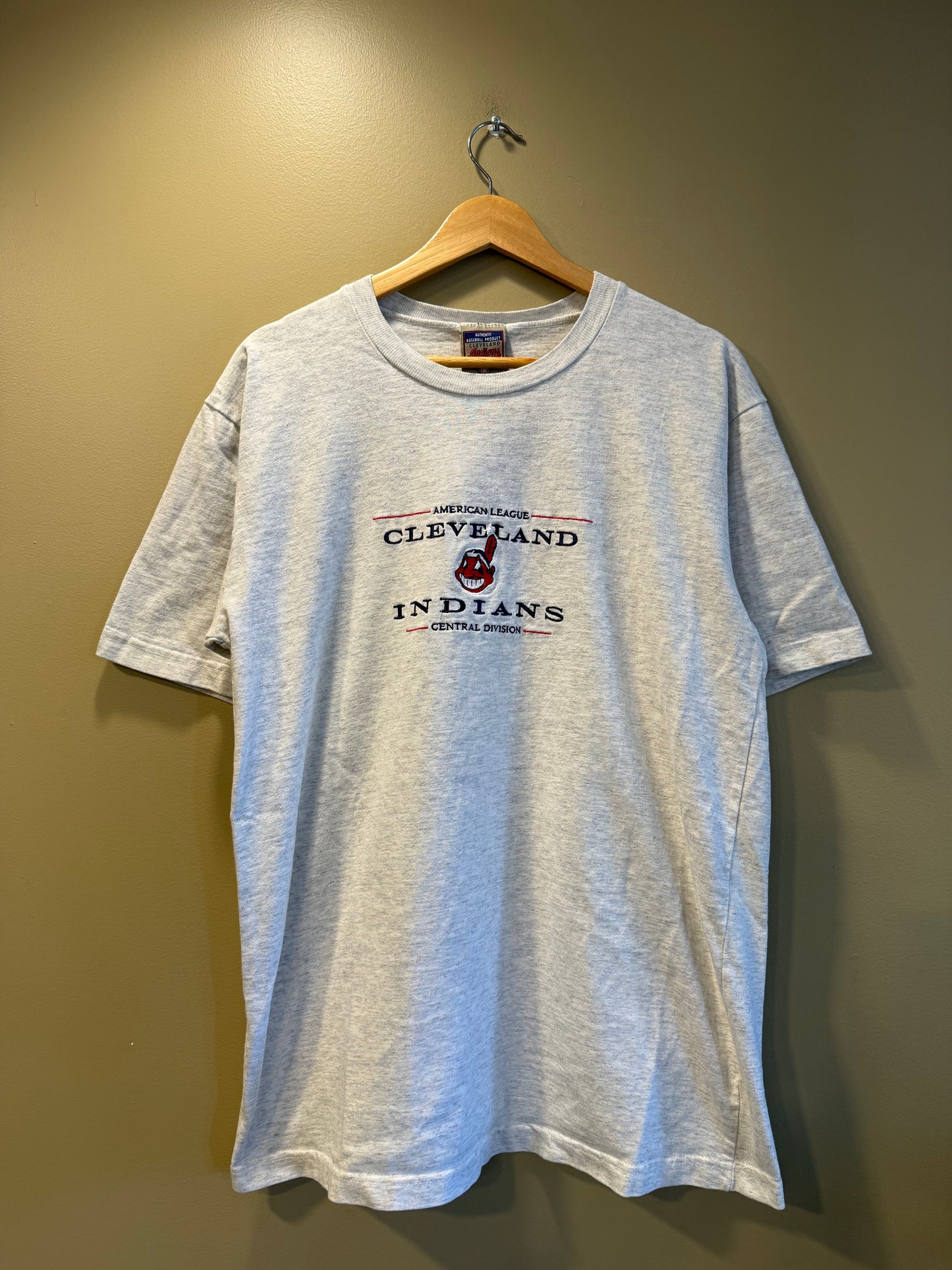 Vintage Cleveland Indians Gray Embroidered T-Shirt- L