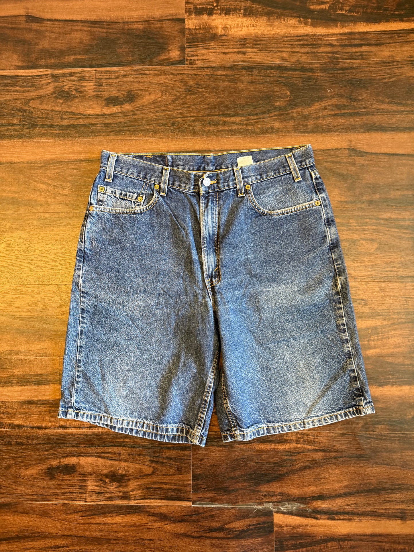 Vintage Levi’s Dark Wash Jean Shorts- 34