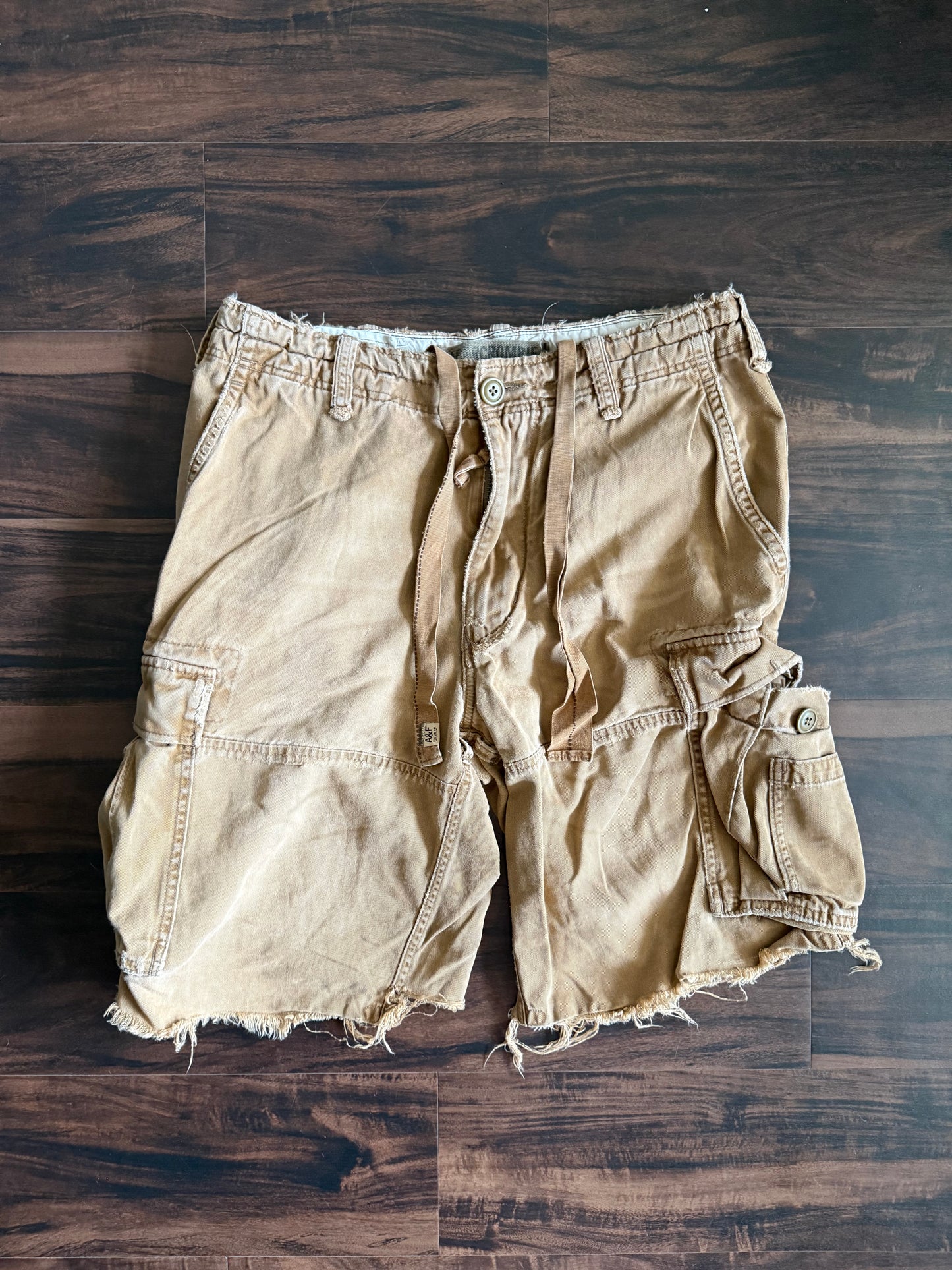 Vintage Y2K Abercrombie & Fitch Brown Distressed Baggy Fit Cargo Shorts- 34