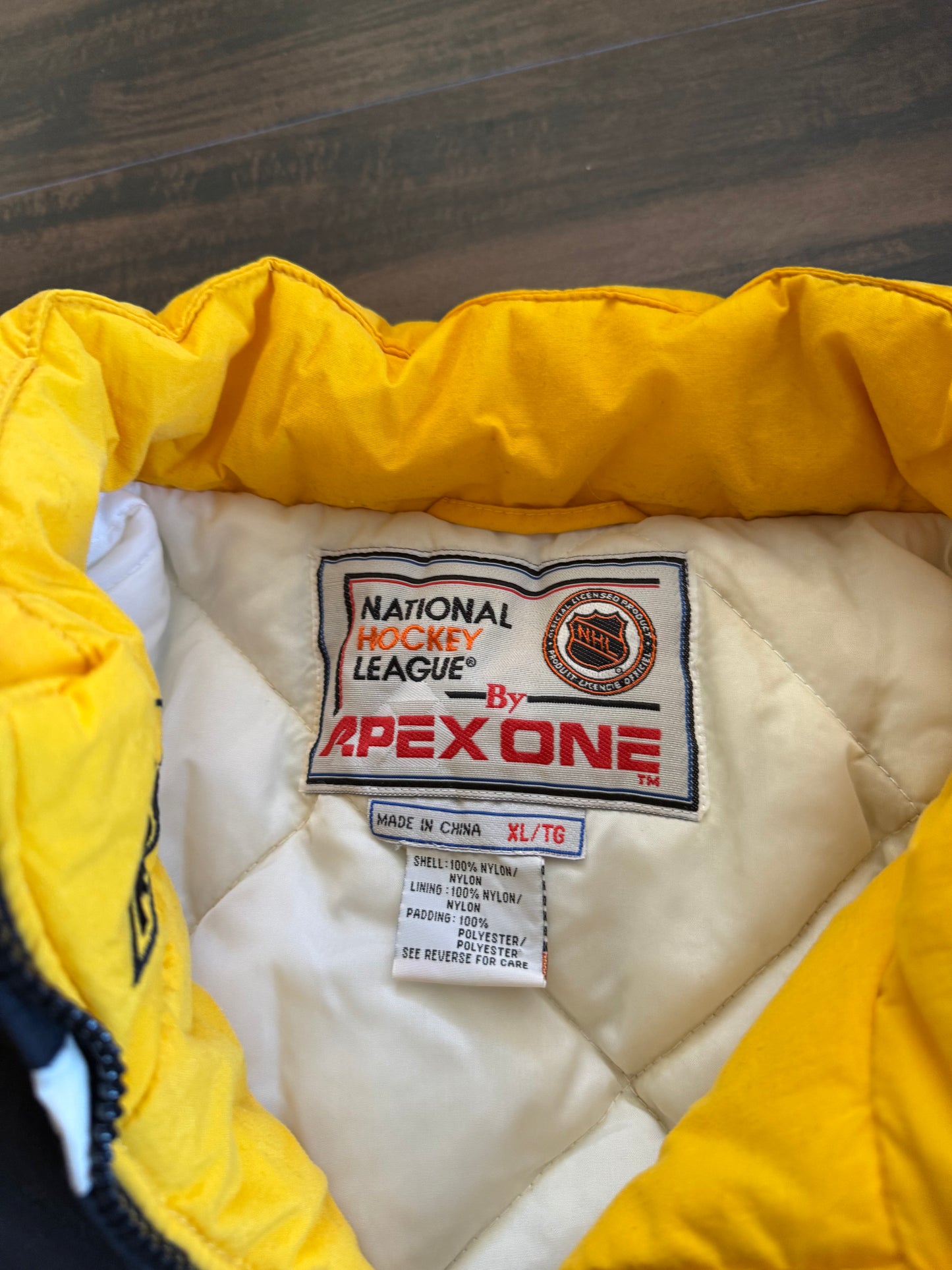 Vintage Apex One Pittsburgh Penguins NHL Puffer Jacket- XL