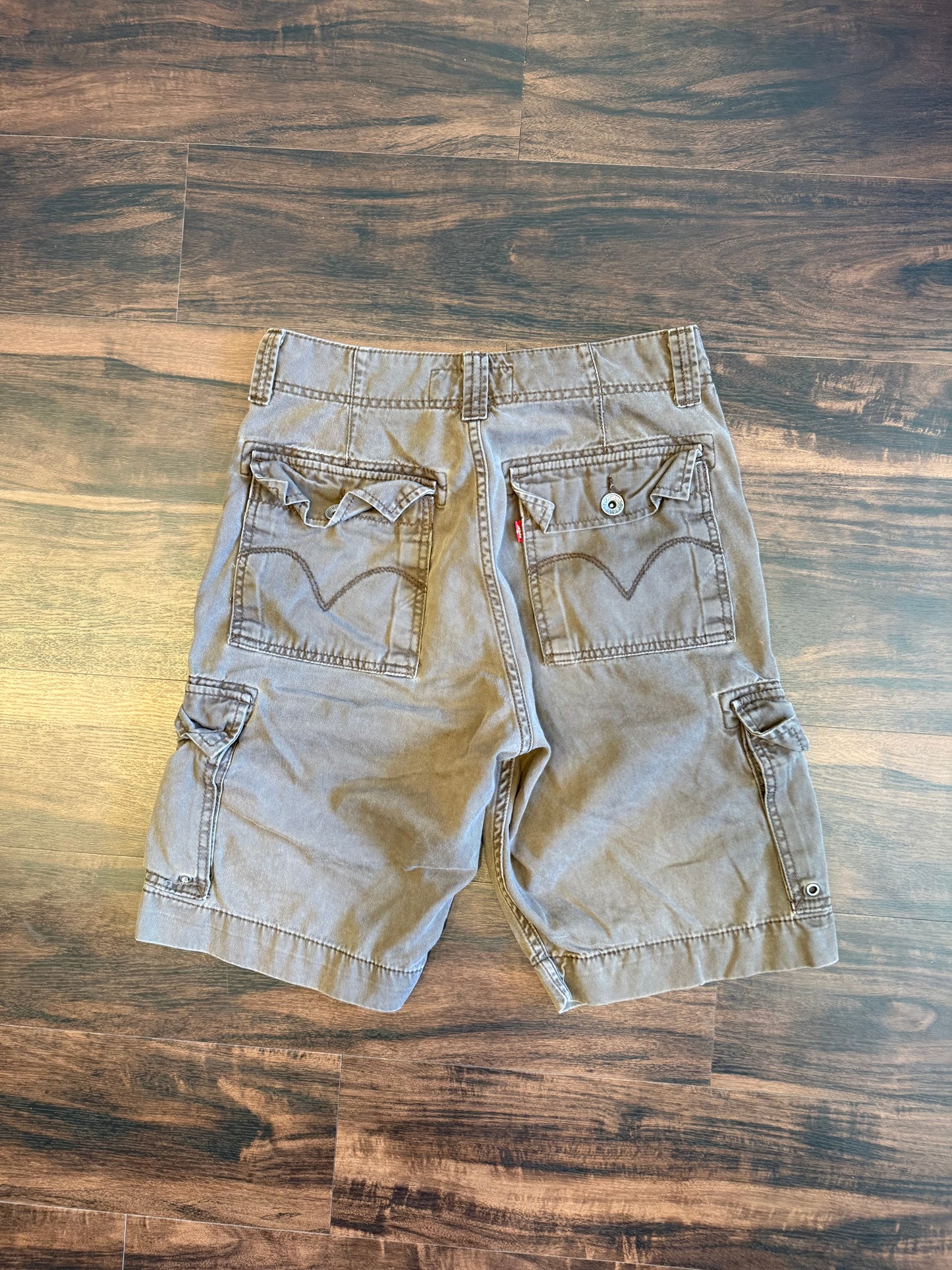 Vintage Levi’s Brown Cargo Shorts- 30